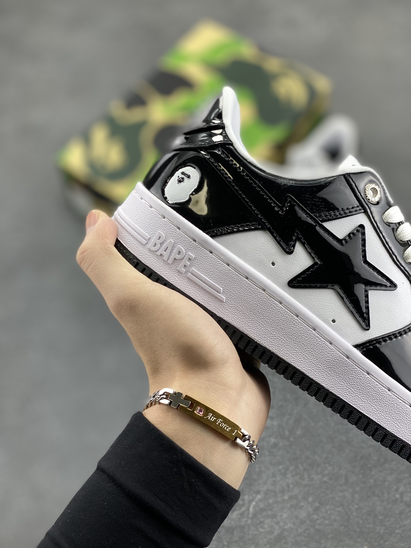 图片[6]-Bape Sk8 Sta To Nigo“ 潮流教父Nigo 品牌 猿人头低帮经典运动休闲板鞋 全套顶级包装 包含猿人logo定制防尘袋 定制迷彩鞋垫一副 抗压收纳抽屉式鞋盒 货号：1I70191002 尺码：36 36.5 37.5 38 38.5 39 40 40.5 41 42 42.5 43 44 44.5 45 46-选品中心