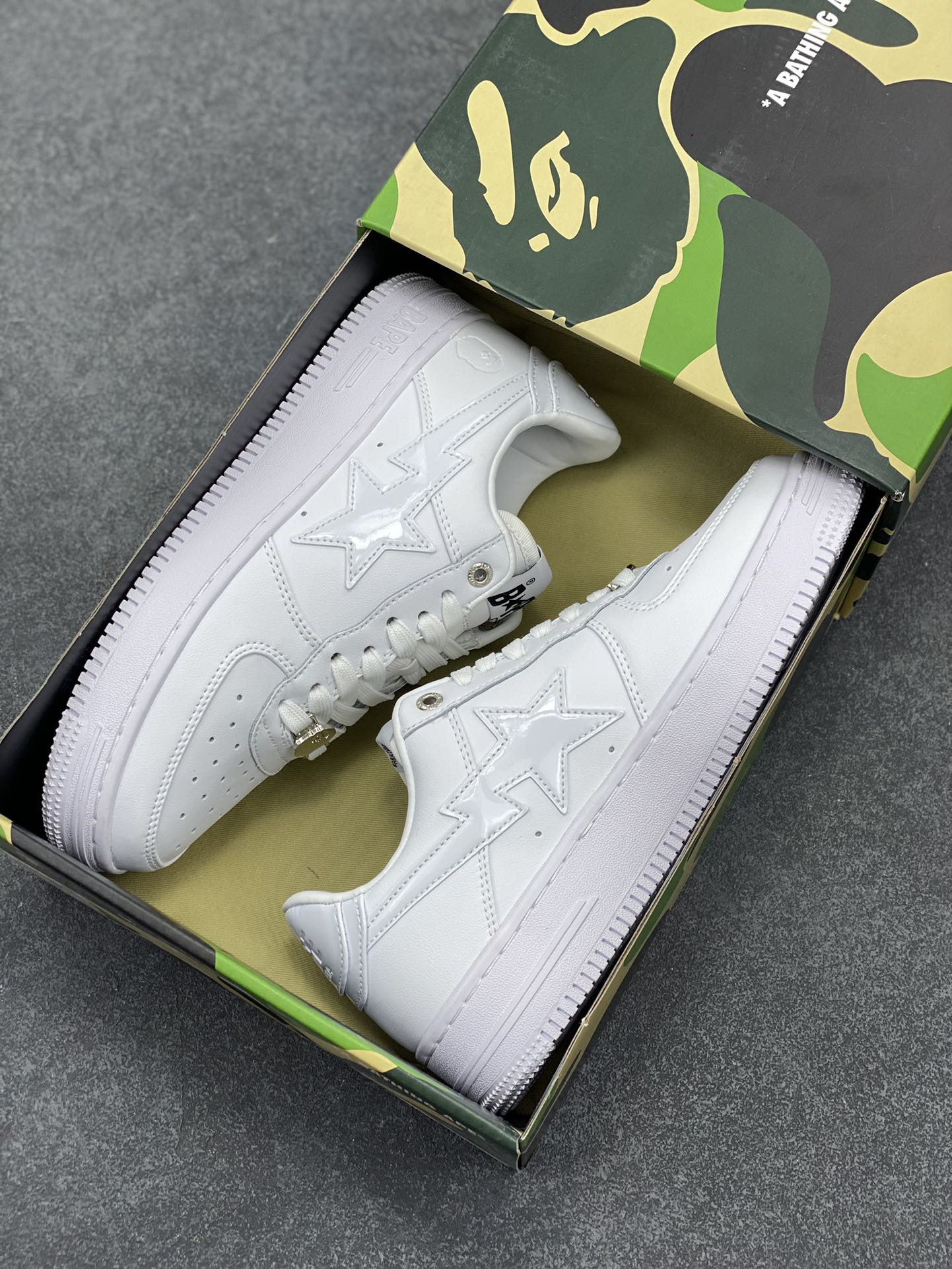 图片[9]-Bape Sk8 Sta To Nigo“ 潮流教父Nigo 品牌 猿人头低帮经典运动休闲板鞋 全套顶级包装 包含猿人logo定制防尘袋 定制迷彩鞋垫一副 抗压收纳抽屉式鞋盒 货号：1F70191006 尺码：36 36.5 37.5 38 38.5 39 40 40.5 41 42 42.5 43 44 44.5 45 46-选品中心