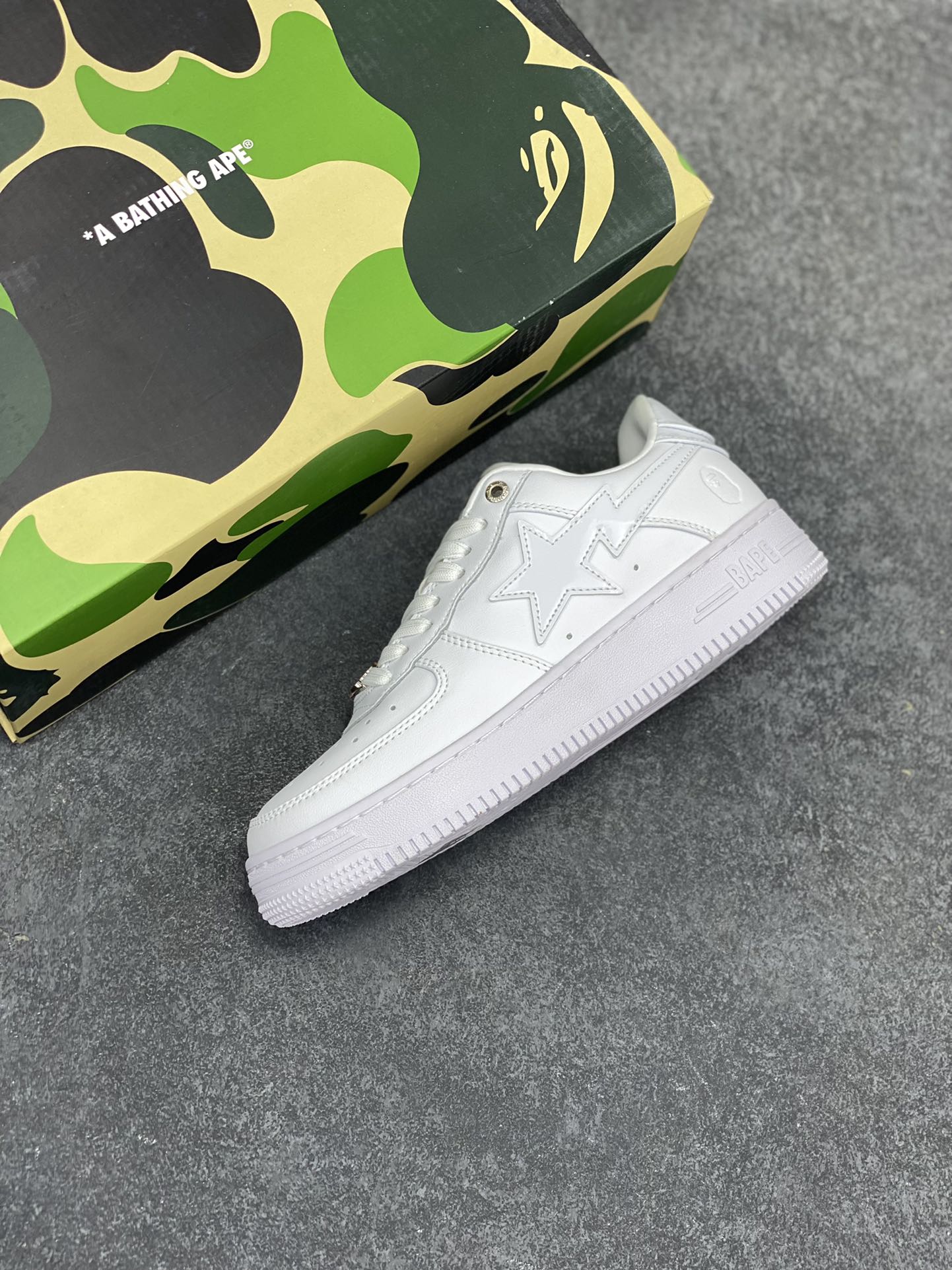 图片[7]-Bape Sk8 Sta To Nigo“ 潮流教父Nigo 品牌 猿人头低帮经典运动休闲板鞋 全套顶级包装 包含猿人logo定制防尘袋 定制迷彩鞋垫一副 抗压收纳抽屉式鞋盒 货号：1F70191006 尺码：36 36.5 37.5 38 38.5 39 40 40.5 41 42 42.5 43 44 44.5 45 46-选品中心