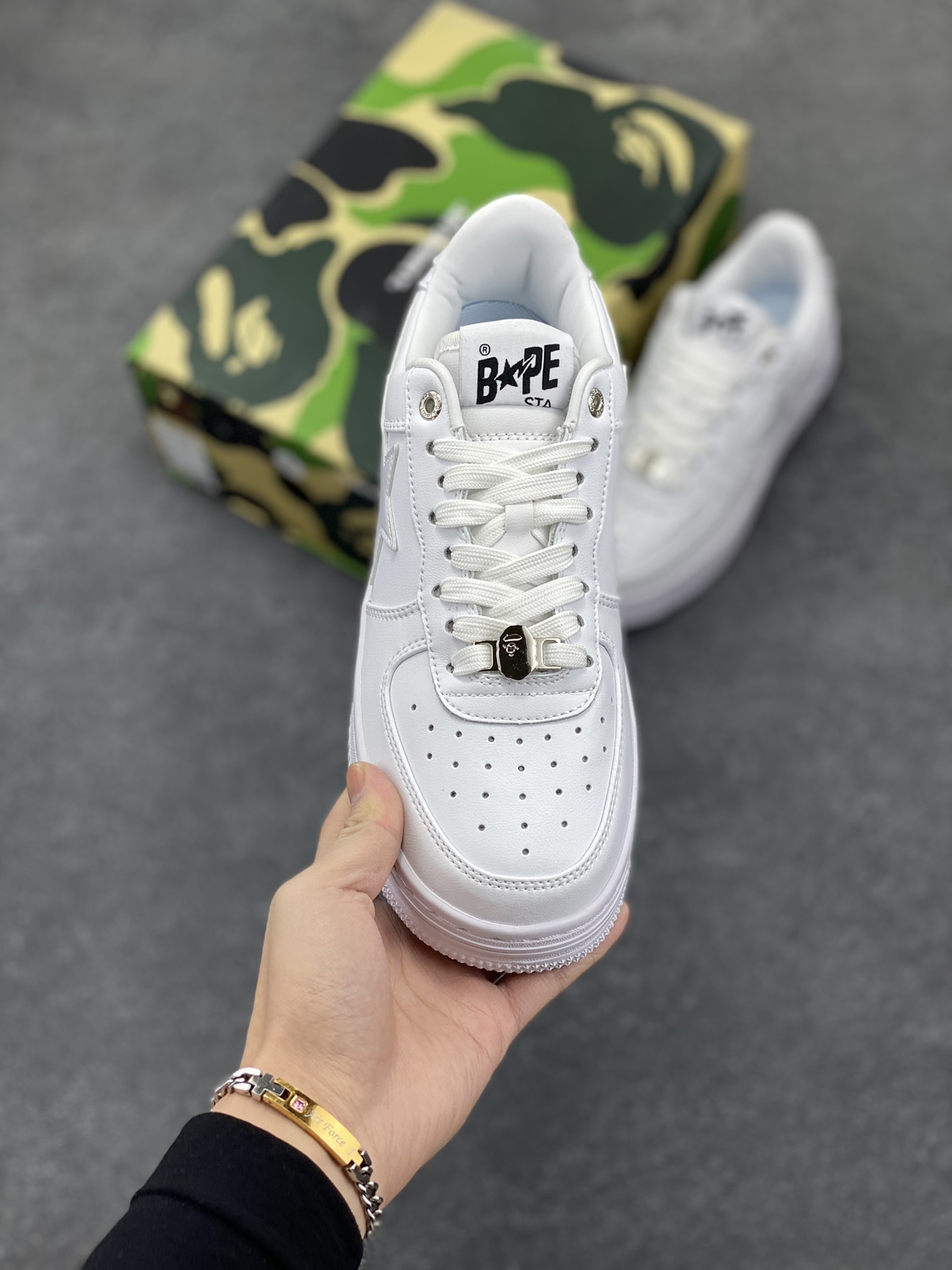 图片[2]-Bape Sk8 Sta To Nigo“ 潮流教父Nigo 品牌 猿人头低帮经典运动休闲板鞋 全套顶级包装 包含猿人logo定制防尘袋 定制迷彩鞋垫一副 抗压收纳抽屉式鞋盒 货号：1F70191006 尺码：36 36.5 37.5 38 38.5 39 40 40.5 41 42 42.5 43 44 44.5 45 46-选品中心