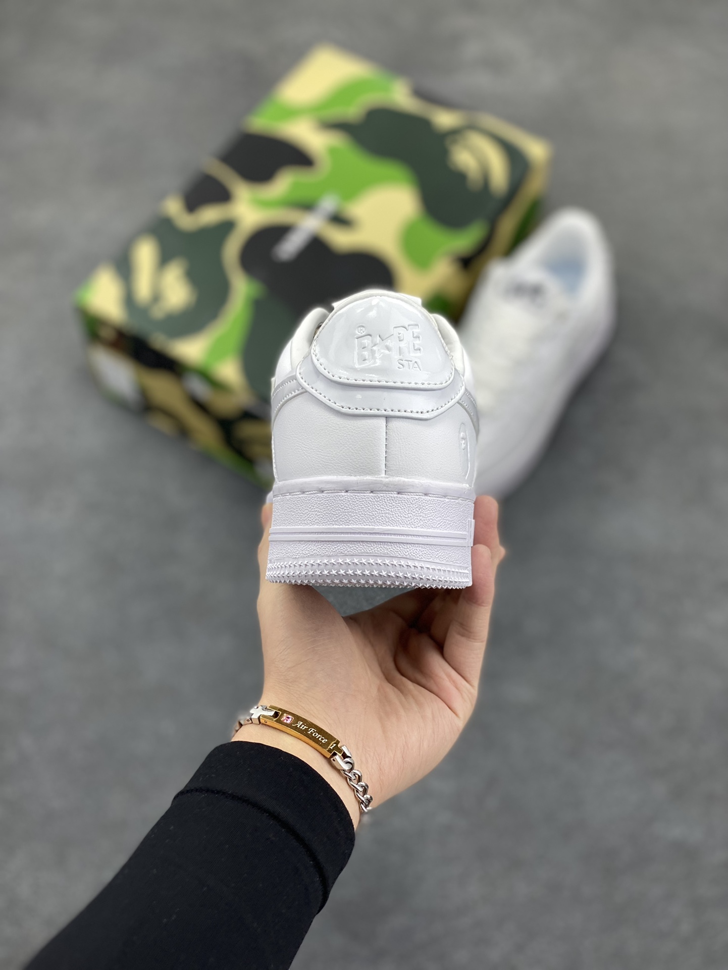 图片[4]-Bape Sk8 Sta To Nigo“ 潮流教父Nigo 品牌 猿人头低帮经典运动休闲板鞋 全套顶级包装 包含猿人logo定制防尘袋 定制迷彩鞋垫一副 抗压收纳抽屉式鞋盒 货号：1F70191006 尺码：36 36.5 37.5 38 38.5 39 40 40.5 41 42 42.5 43 44 44.5 45 46-选品中心