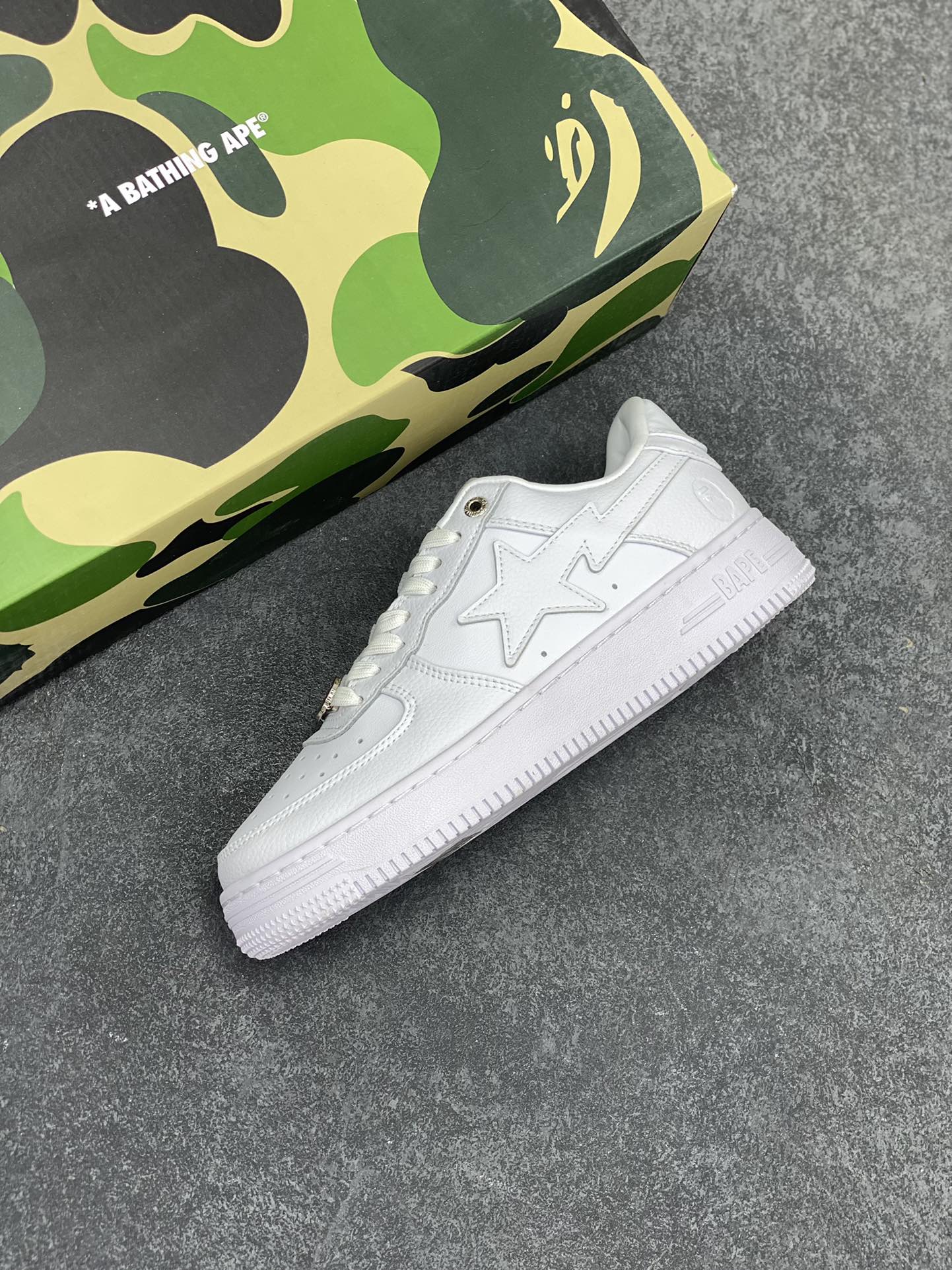 图片[7]-Bape Sk8 Sta To Nigo“ 潮流教父Nigo 品牌 猿人头低帮经典运动休闲板鞋 全套顶级包装 包含猿人logo定制防尘袋 定制迷彩鞋垫一副 抗压收纳抽屉式鞋盒 货号：1J30291013 尺码：36 36.5 37.5 38 38.5 39 40 40.5 41 42 42.5 43 44 44.5 45 46-选品中心