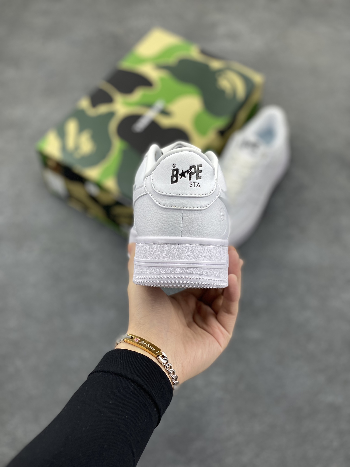 图片[4]-Bape Sk8 Sta To Nigo“ 潮流教父Nigo 品牌 猿人头低帮经典运动休闲板鞋 全套顶级包装 包含猿人logo定制防尘袋 定制迷彩鞋垫一副 抗压收纳抽屉式鞋盒 货号：1J30291013 尺码：36 36.5 37.5 38 38.5 39 40 40.5 41 42 42.5 43 44 44.5 45 46-选品中心