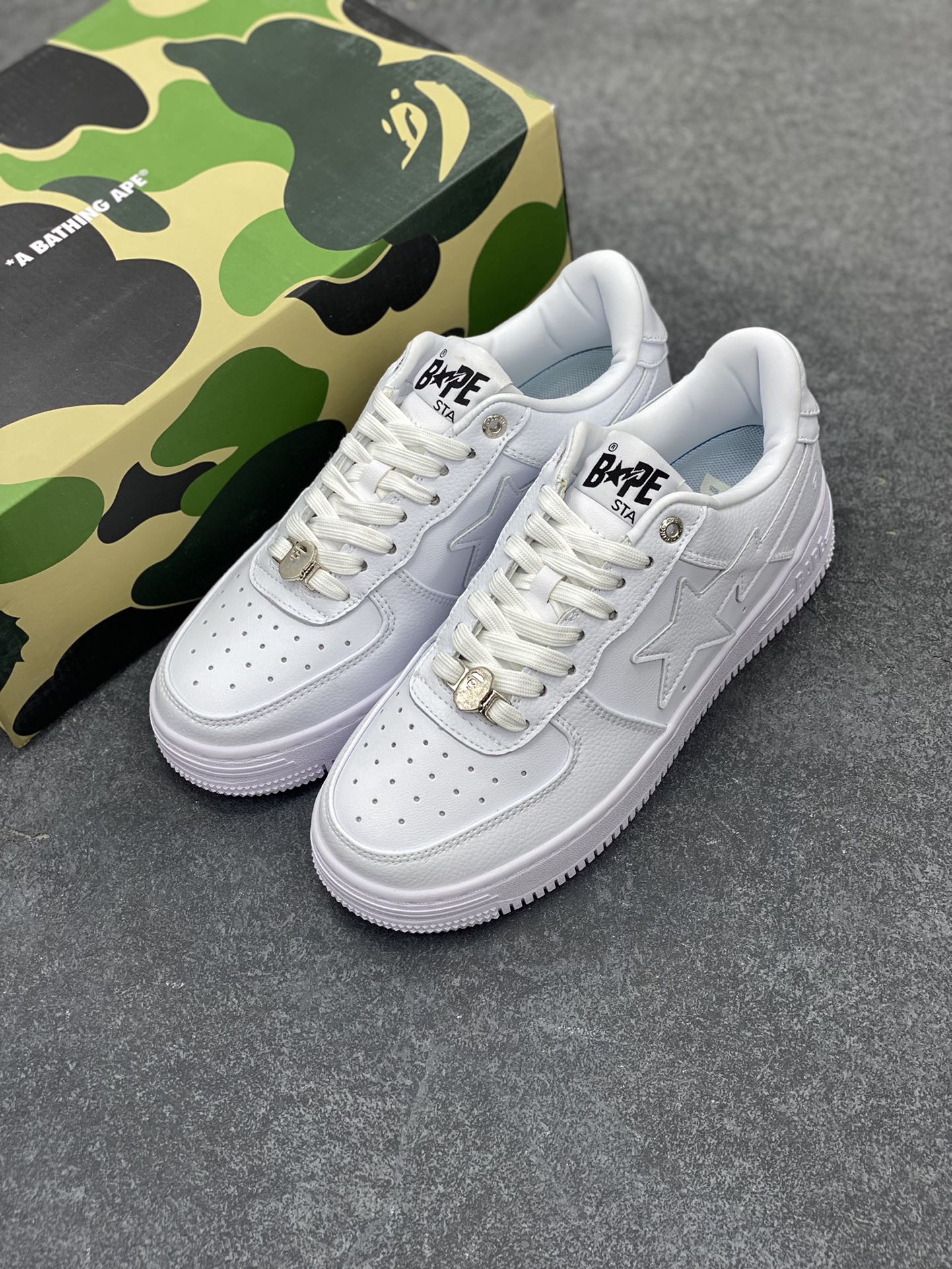 图片[8]-Bape Sk8 Sta To Nigo“ 潮流教父Nigo 品牌 猿人头低帮经典运动休闲板鞋 全套顶级包装 包含猿人logo定制防尘袋 定制迷彩鞋垫一副 抗压收纳抽屉式鞋盒 货号：1J30291013 尺码：36 36.5 37.5 38 38.5 39 40 40.5 41 42 42.5 43 44 44.5 45 46-选品中心