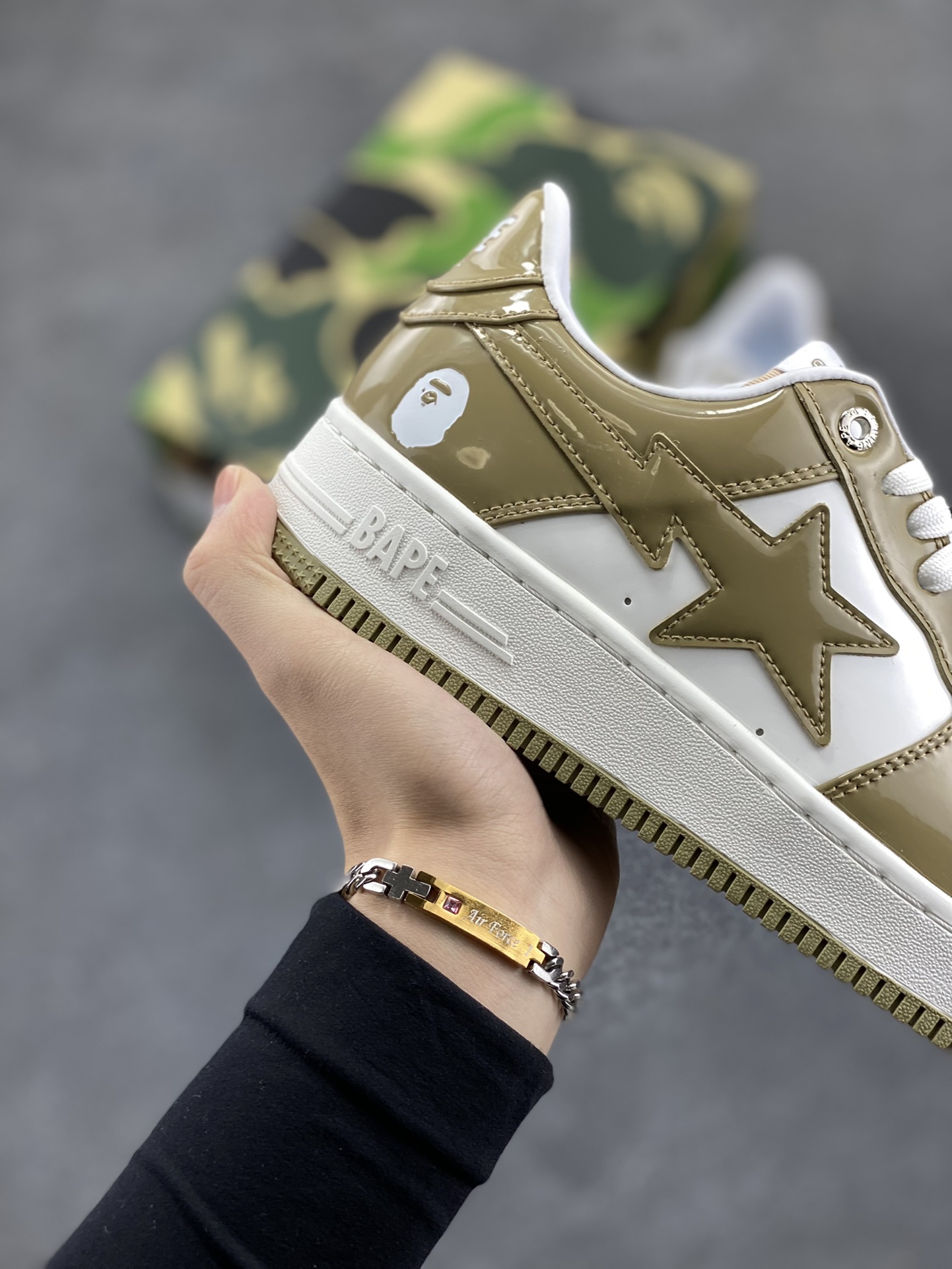 图片[6]-Bape Sk8 Sta To Nigo“ 潮流教父Nigo 品牌 猿人头低帮经典运动休闲板鞋 全套顶级包装 包含猿人logo定制防尘袋 定制迷彩鞋垫一副 抗压收纳抽屉式鞋盒 货号：1I70291021 尺码：36 36.5 37.5 38 38.5 39 40 40.5 41 42 42.5 43 44 44.5 45 46-选品中心