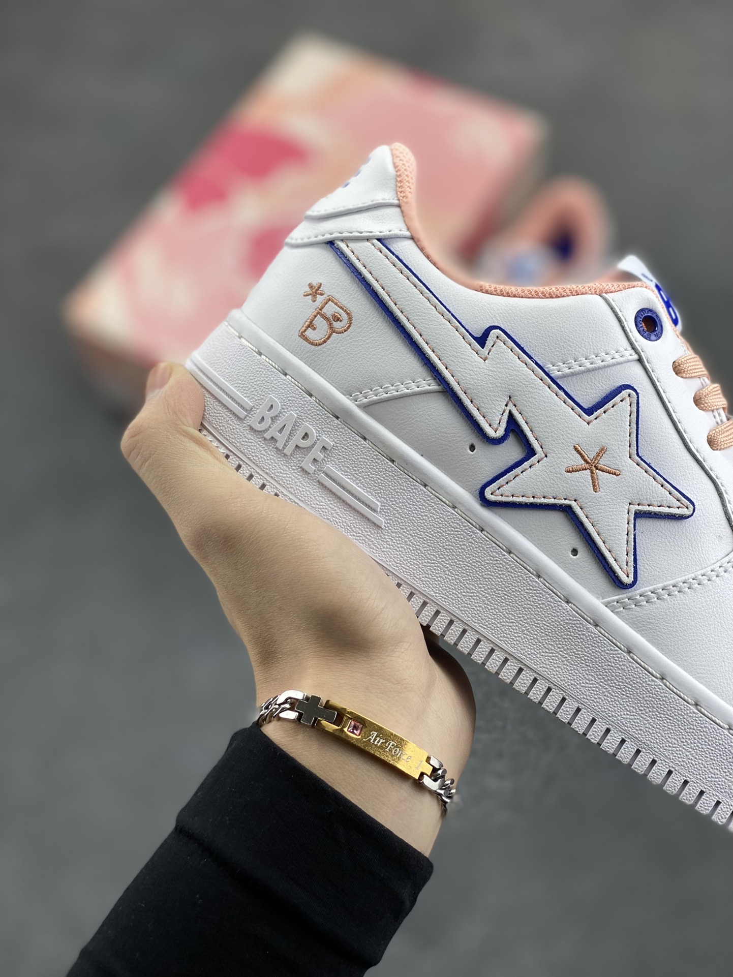 图片[6]-Bape Sk8 Sta To Nigo“ 潮流教父Nigo 品牌 猿人头低帮经典运动休闲板鞋 全套顶级包装 包含猿人logo定制防尘袋 定制迷彩鞋垫一副 抗压收纳抽屉式鞋盒 货号：1G21SN0061C 尺码：36 36.5 37.5 38 38.5 39 40 40.5 41 42 42.5 43 44 44.5 45 46-选品中心