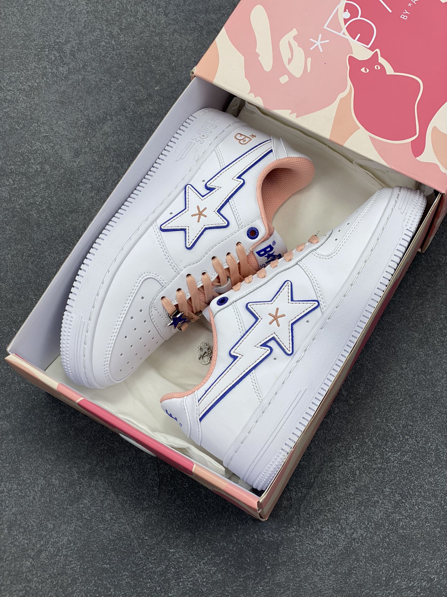 图片[9]-Bape Sk8 Sta To Nigo“ 潮流教父Nigo 品牌 猿人头低帮经典运动休闲板鞋 全套顶级包装 包含猿人logo定制防尘袋 定制迷彩鞋垫一副 抗压收纳抽屉式鞋盒 货号：1G21SN0061C 尺码：36 36.5 37.5 38 38.5 39 40 40.5 41 42 42.5 43 44 44.5 45 46-选品中心