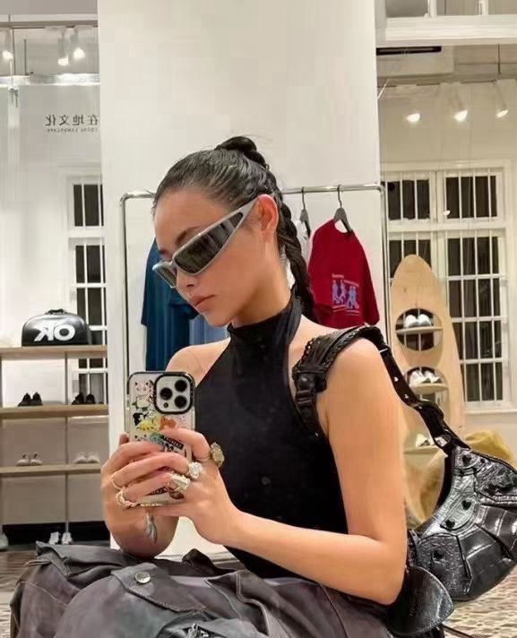 ️模特图BB0123现货采用特殊弯度镜片颜色和之前有所差别此款式特别适合啊里速卖通亚马逊Size:78口