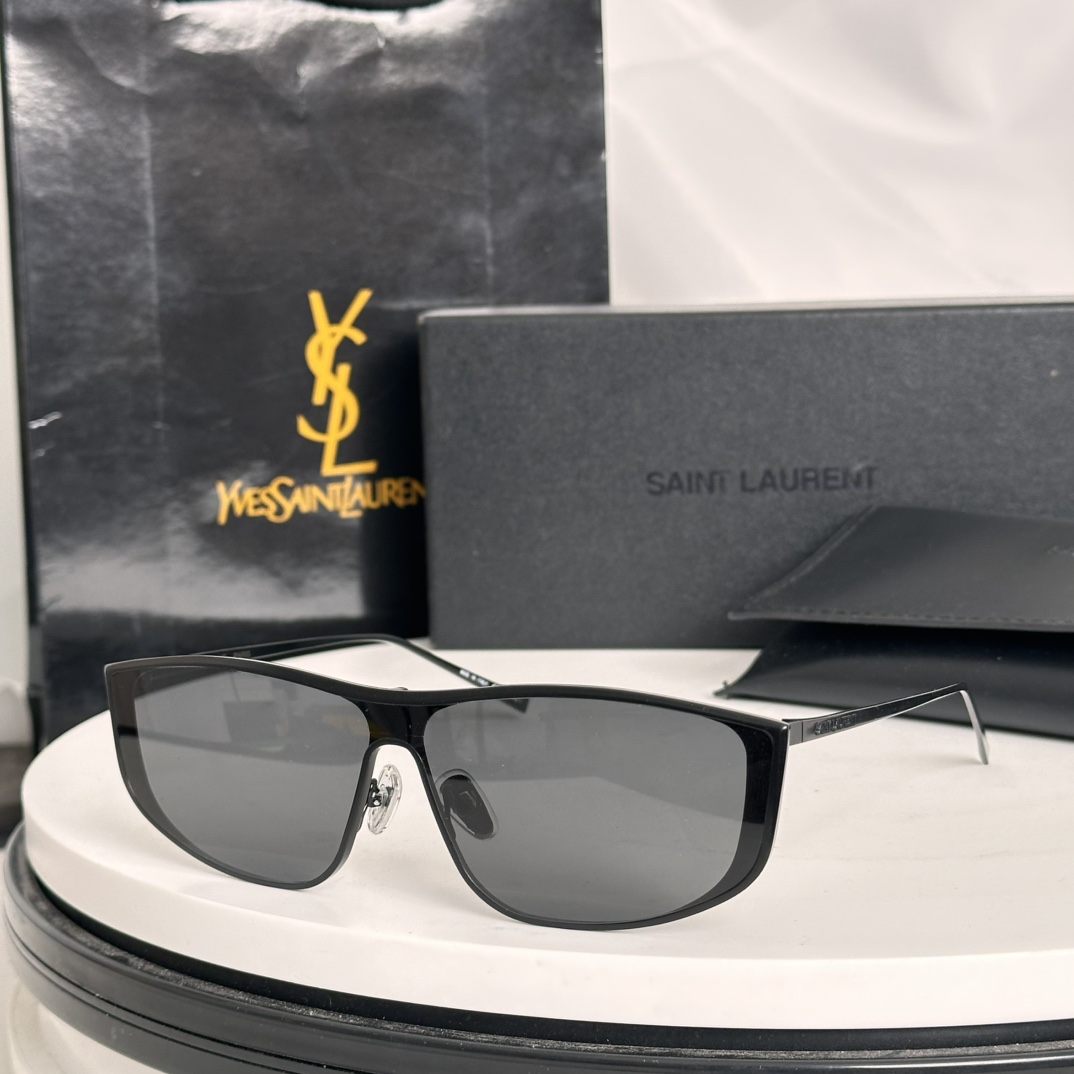 ️SaintLaurentSL605Size:60口17-145️方形窄框每一付独立编码跟足原版