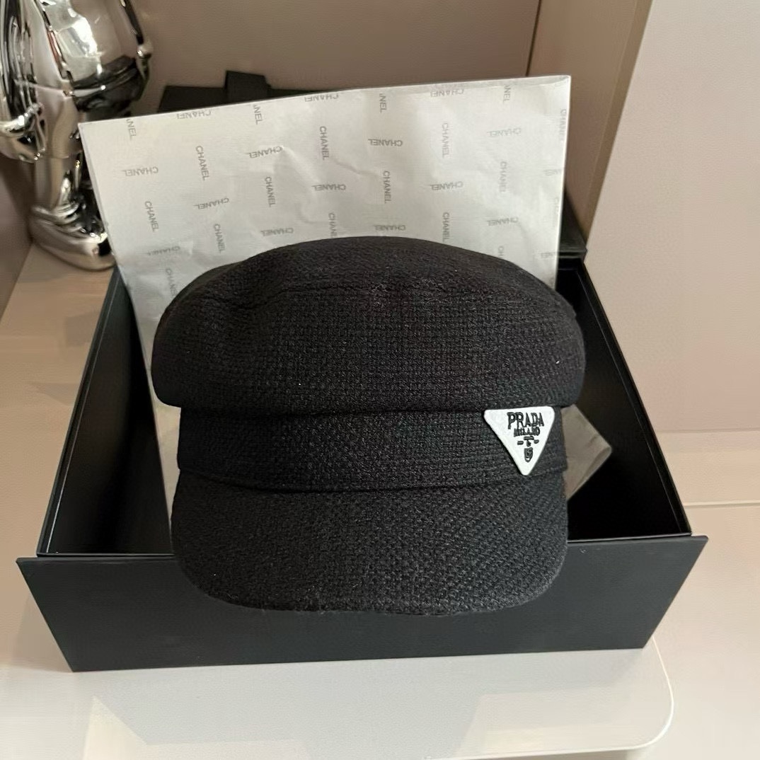 NO:218421,PRADA new canvas baseball cap, black and white, head circumference 57cm hat, fisherman hat, baseball cap knit hat, hat, prada, prada, espadrilles, hats19860909PRADA普拉达新款帆布鸭舌军帽,黑 白两色,头围57cm帽子渔夫帽棒球帽针织帽,帽子,prada,prada,espadrilles,hats,hat