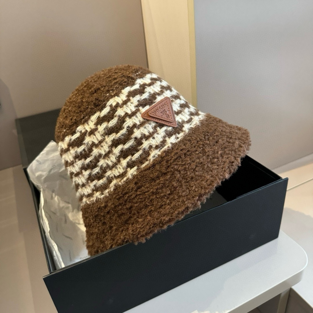 NO:218431,Prada Prada new fisherman hat, head circumference 57cm hat Fisherman hat Baseball hat Knitted hat, hat, prada, prada, espadrilles, hats19860909Prada普拉达新款渔夫帽,头围57cm帽子渔夫帽棒球帽针织帽,帽子,prada,prada,espadrilles,hats,hat