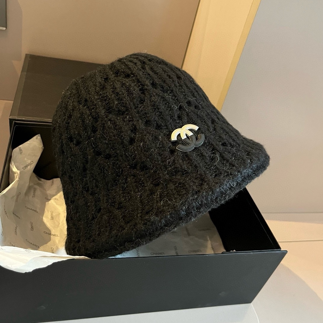 NO:218218,Chanel Chanel double-sided fisherman hat, knitted crochet, double-sided wearable, head circumference 57cm hat Fisherman hat Baseball hat Knit hat, hat, chanel, chanel, espadrilles, hats19860909Chanel香奈儿双面渔夫帽,针织钩花,双面可佩戴,头围57cm帽子渔夫帽棒球帽针织帽,帽子,chanel,chanel,espadrilles,hats,hat