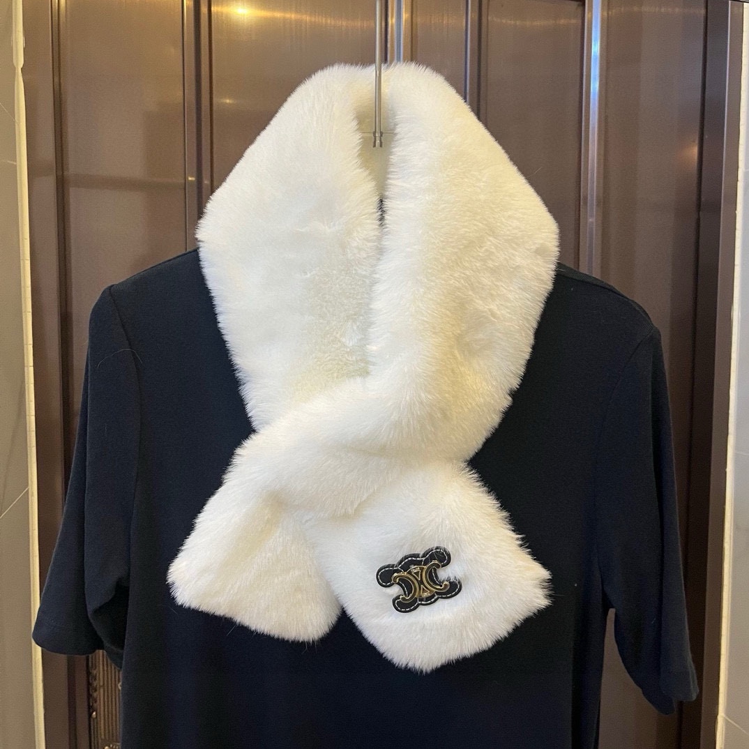 NO:218212,Celine Celine autumn and winter fur collar hat fisherman hat baseball hat knit hat, hat, celine, celine, espadrilles, hats19860909Celine赛琳秋冬毛毛领帽子渔夫帽棒球帽针织帽,帽子,celine,celine,espadrilles,hats,hat