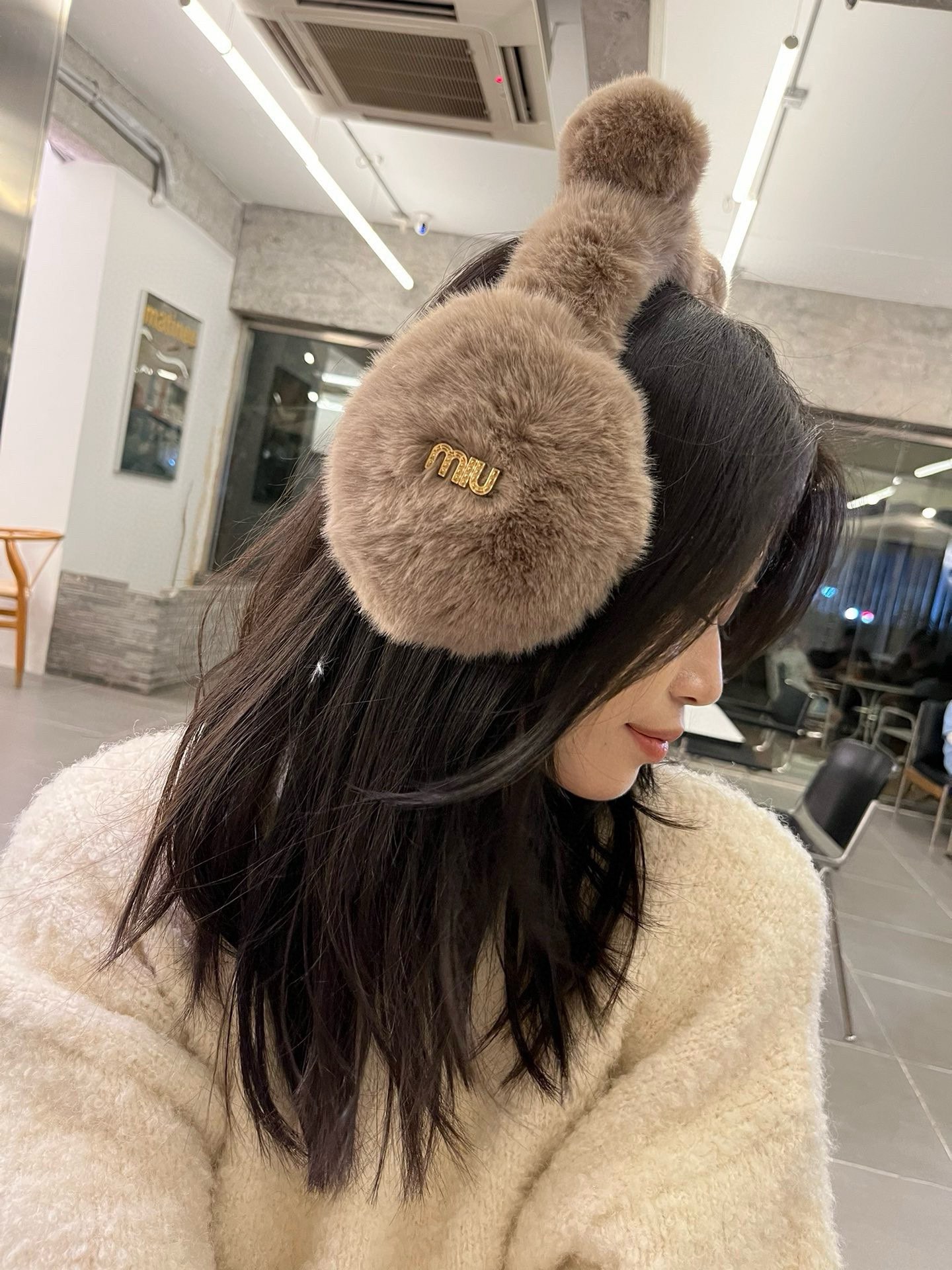 NO:218222,Miumiu autumn and winter new style fur earmuffs hat fisherman hat baseball hat knit hat, hat, miumiu, espadrilles, hats19860909缪缪miumiu秋冬新款毛毛耳罩帽子渔夫帽棒球帽针织帽,帽子,miumiu,espadrilles,hats,hat