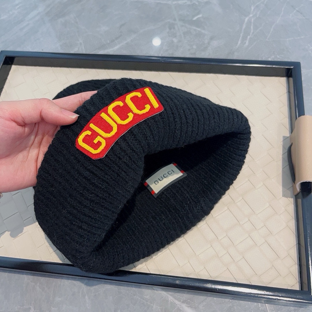 💰75¥

Gucci古奇秋冬新款毛线帽，羊毛面料，男女同款