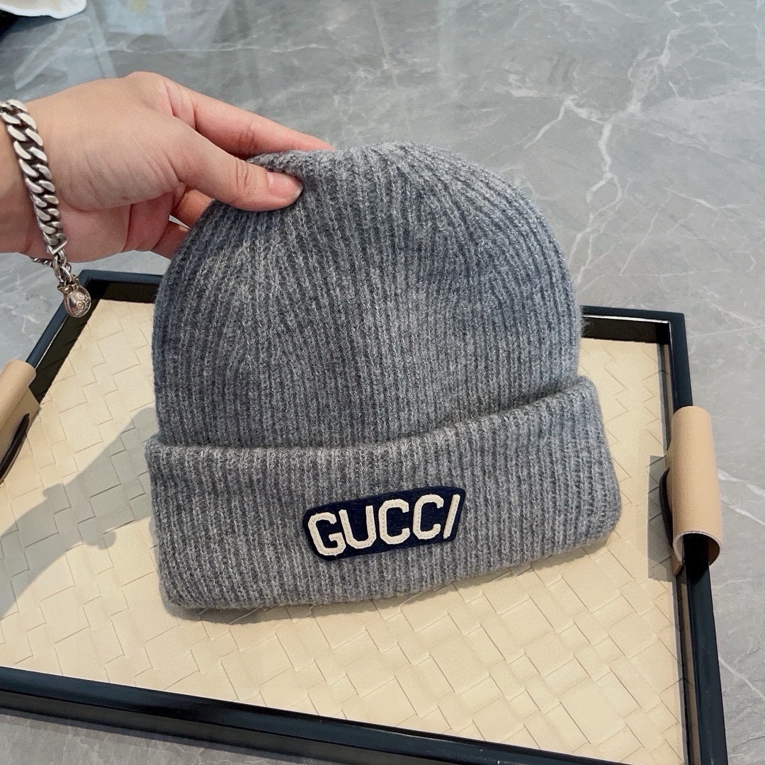 💰75¥

Gucci古奇秋冬新款毛线帽，羊毛面料，男女同款