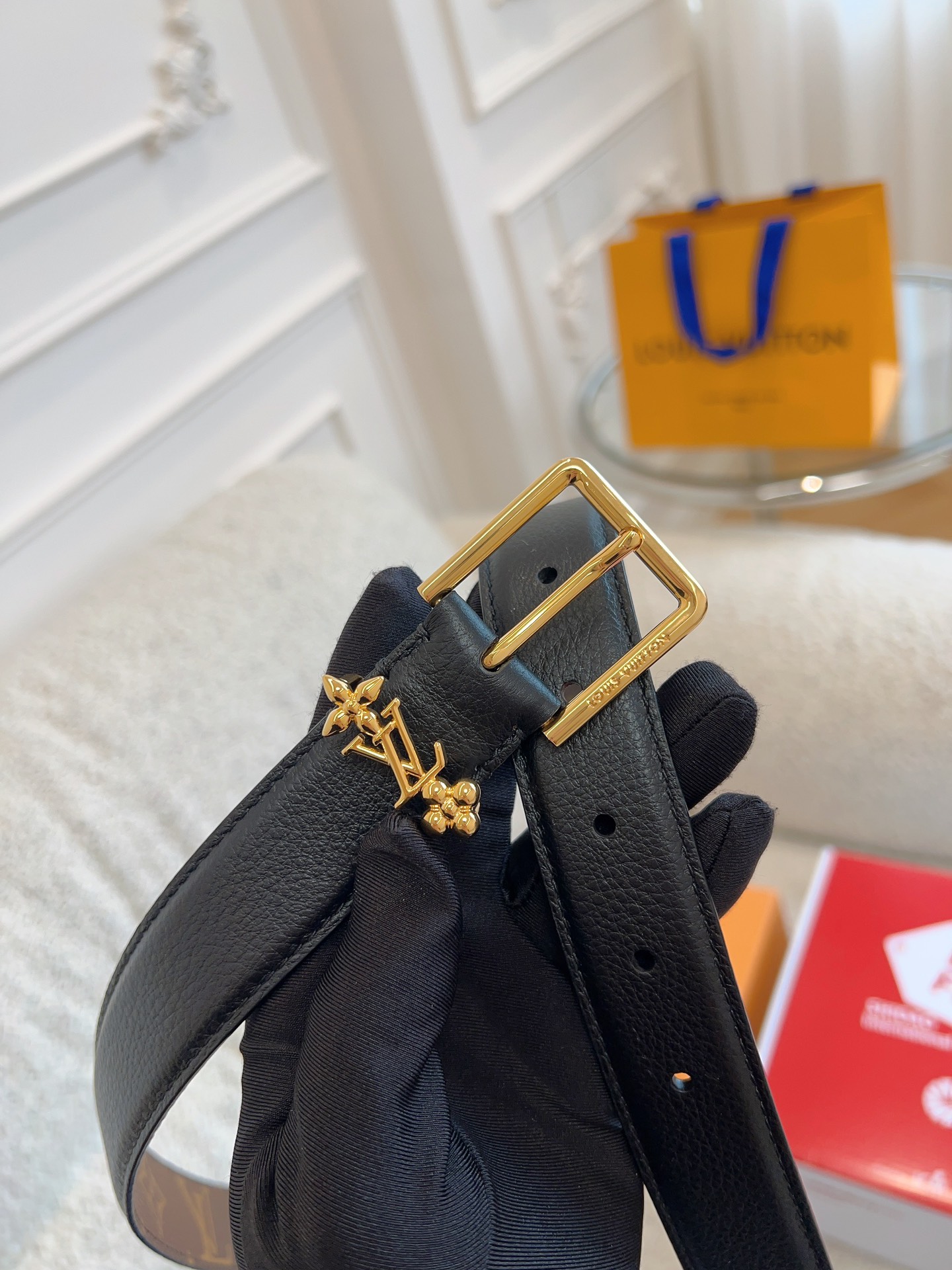 ✨LouisVuitt0n✨独家免税渠道LU腰带进口定制五金搭配专制小牛皮带身时尚百搭宽腰带设计舒适体验配全套全新VIP专柜包装图片size：宽3.0cm