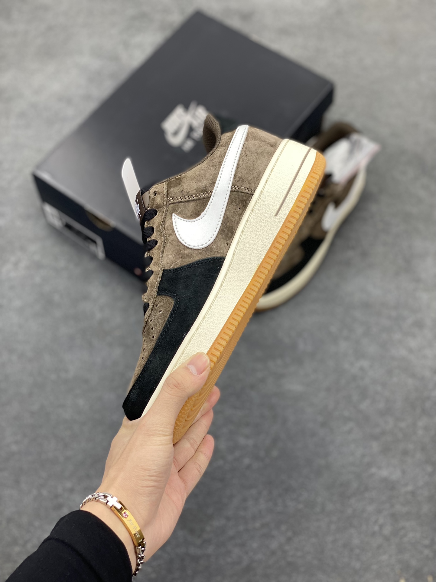 图片[3]-Nike Air Force 1 Low 黑棕色全麂皮低帮空军一号休闲板鞋 定制皮料 原楦原纸板 纯正空军版型 高清洁度 内置全掌气垫 货号：AV0383-230 尺码：36 36.5 37.5 38 38.5 39 40 40.5 41 42 42.5 43 44 44.5 45-选品中心