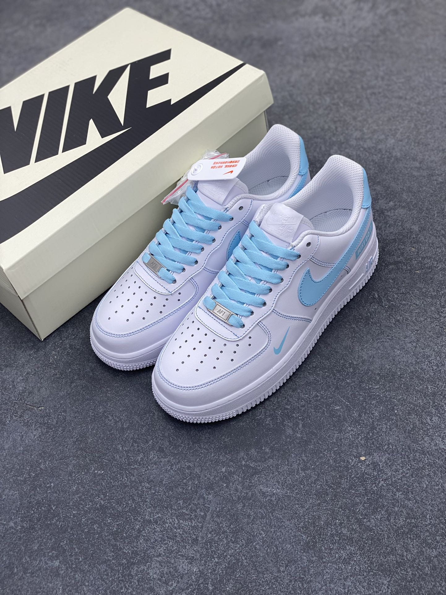 图片[8]-Nike Air Force 1 Low “Just Do It”联名白蓝 空军一号低帮运动休闲板鞋 原楦头原纸板 打造纯正空军版型#专注外贸渠道 全掌内置蜂窝气垫 #原盒配件 原厂中底钢印、拉帮完美 货号：CW2288-026 尺码：36 36.5 37.5 38 38.5 39 40 40.5 41 42 42.5 43 44 44.5 45-选品中心