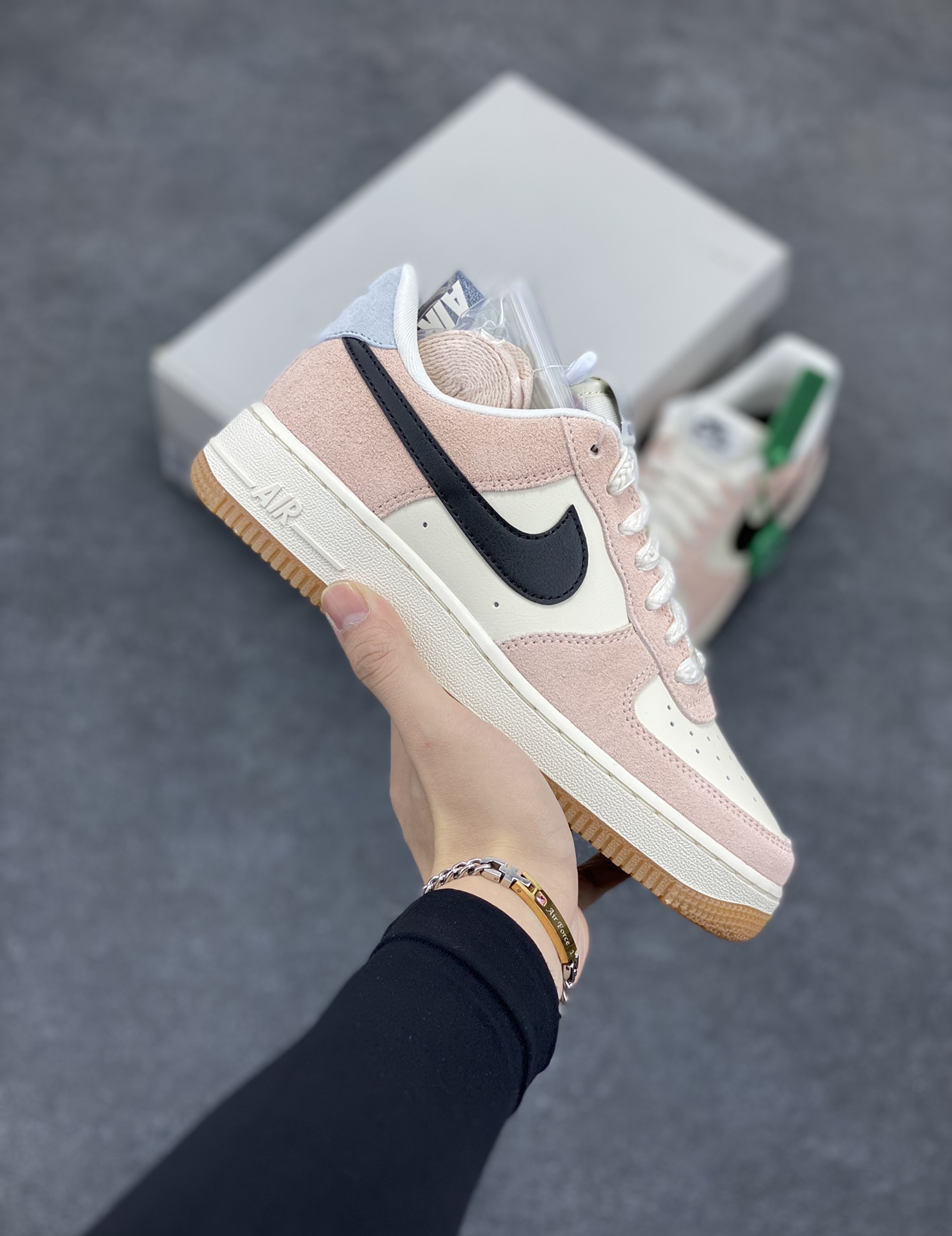 HY版本💯 Nike Air Force 1 Low 粉黑 空军一号低帮运动休闲板鞋 原楦头原纸板 打造纯正空军版型#专注外贸渠道 全掌内置蜂窝气垫 #原盒配件 原厂中底钢印、拉帮完美 货号：HJ7342-800 尺码：35.5 36 36.5 37.5 38 38.5 39 40 40.5 41 42 42.5 43 44 44.5 45-选品中心