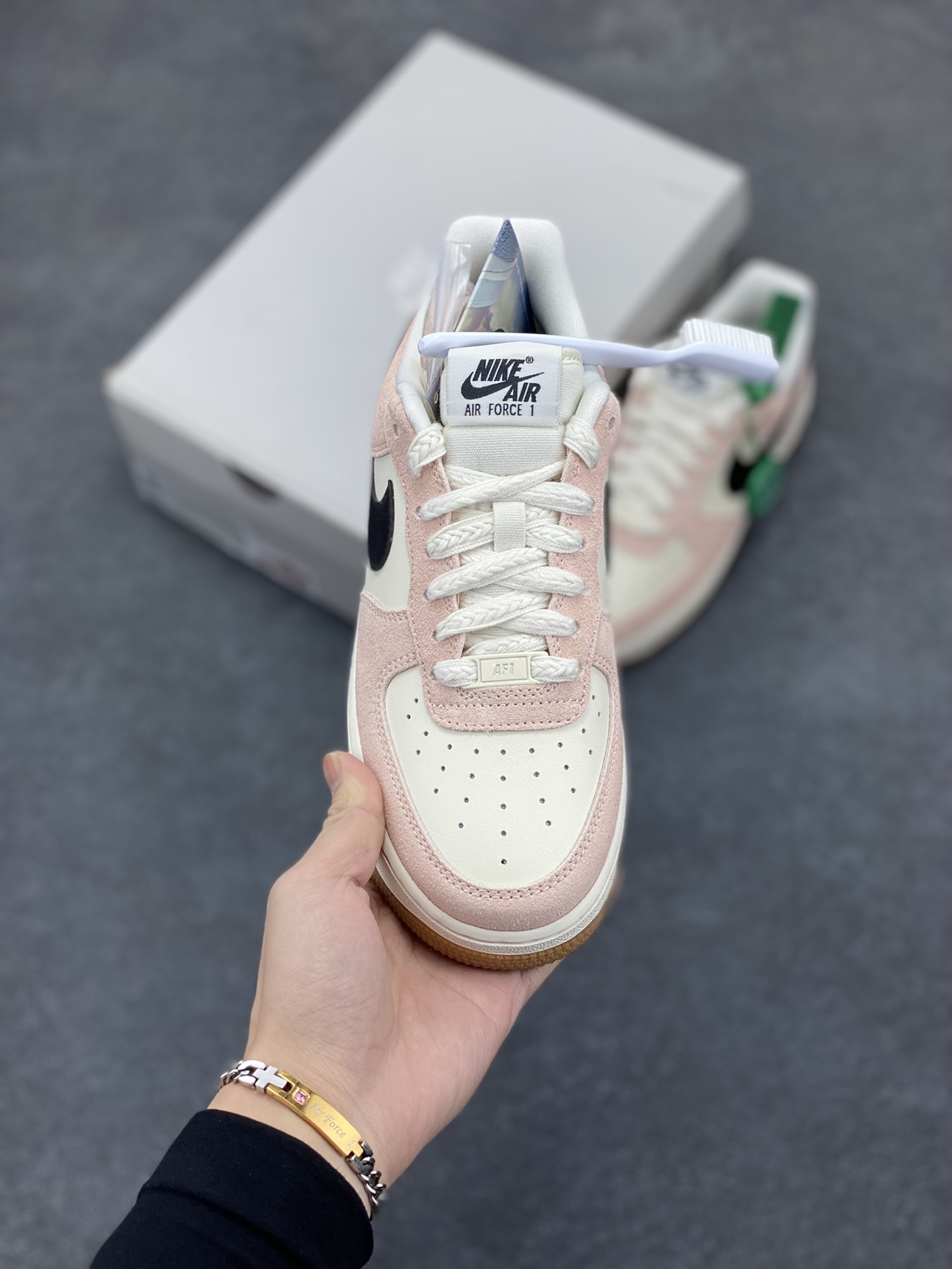 图片[2]-HY版本💯 Nike Air Force 1 Low 粉黑 空军一号低帮运动休闲板鞋 原楦头原纸板 打造纯正空军版型#专注外贸渠道 全掌内置蜂窝气垫 #原盒配件 原厂中底钢印、拉帮完美 货号：HJ7342-800 尺码：35.5 36 36.5 37.5 38 38.5 39 40 40.5 41 42 42.5 43 44 44.5 45-选品中心