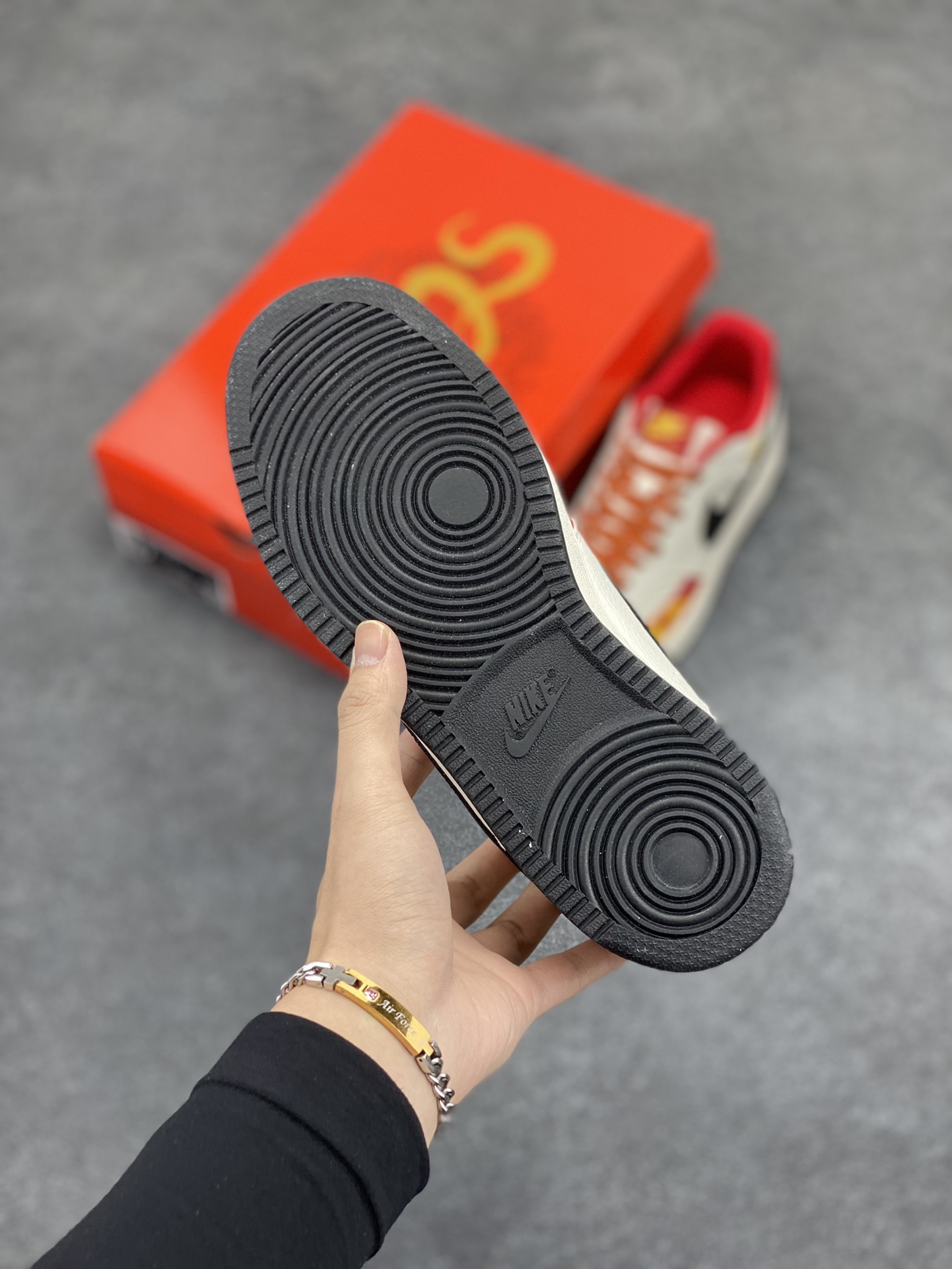 图片[5]-海外爆款 ZP订单 NIKE EBERNON Low prm 小空军低帮百搭透气休闲运动板鞋 独家头层版本 原数据独家私模大底 纯正版型 清洁度完美 货号：FD5188-129 尺码：36 36.5 37.5 38 38.5 39 40 40.5 41 42 42.5 43 44 44.5 45-选品中心