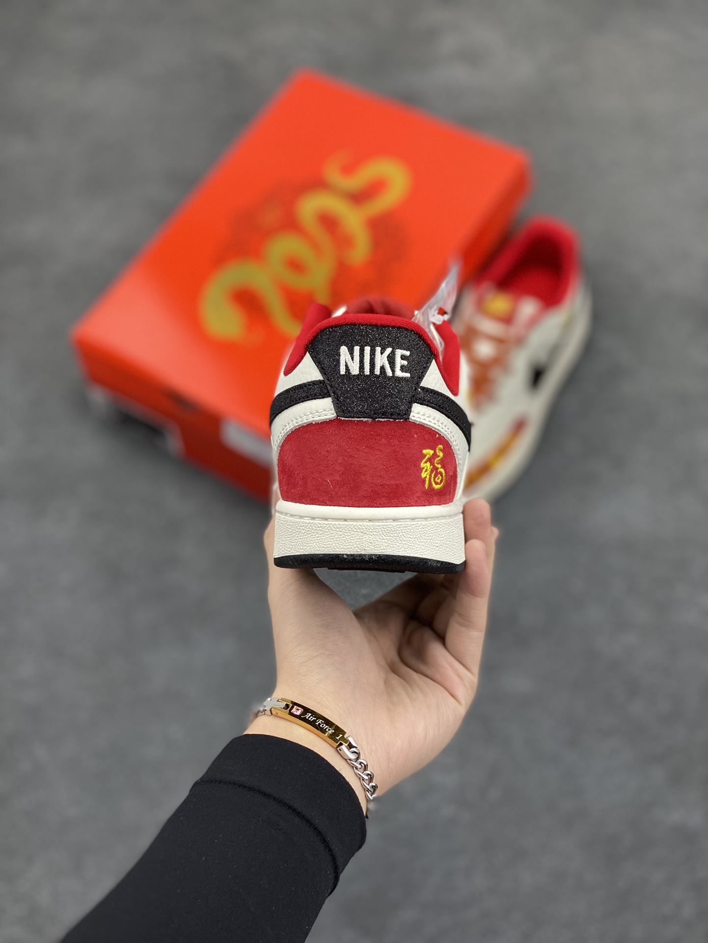 图片[4]-海外爆款 ZP订单 NIKE EBERNON Low prm 小空军低帮百搭透气休闲运动板鞋 独家头层版本 原数据独家私模大底 纯正版型 清洁度完美 货号：FD5188-129 尺码：36 36.5 37.5 38 38.5 39 40 40.5 41 42 42.5 43 44 44.5 45-选品中心