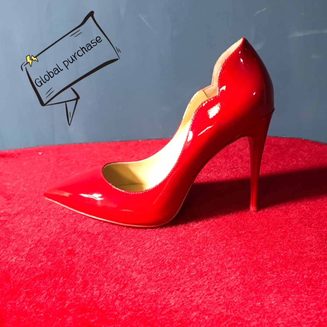 NO:100433,High-end customization 2025 fan classic series!  H10Cm code 34-42.. Custom leather sole is not returned or exchanged. 9033-003. Fan red leather, trademark buckle for big bottom. Standard European code Reference: 9033-003 Color:red Material: patent leather Lining:goat leather Heel height:12Cm Sole:leather sole Size:EU 34-42 (US 4-11):,,christian louboutin,Leather soles19860909高端订制 2025扇面精典系列！ H10Cm码34-42码..真皮大底订制不退不换.9033-003.扇面红柒皮,大底商标扣. 标准欧码 Reference:9033-003 Color:red Material:patent leather Lining:goat leather Heel heigh:12Cm Sole:leather sole Size:EU 34－42（US 4一11) :,,christian louboutin,Leather soles,Women's Shoes