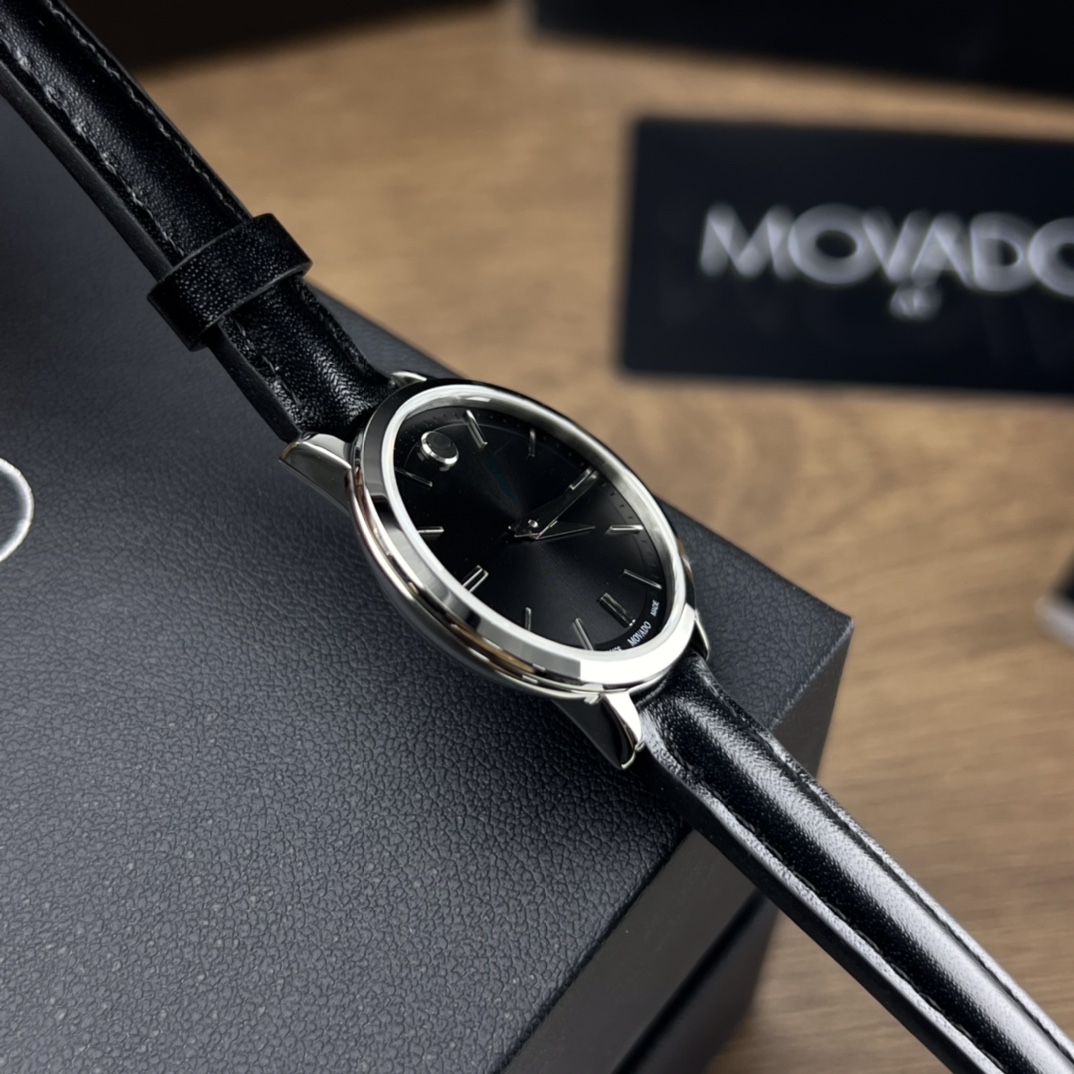 Часы Movado