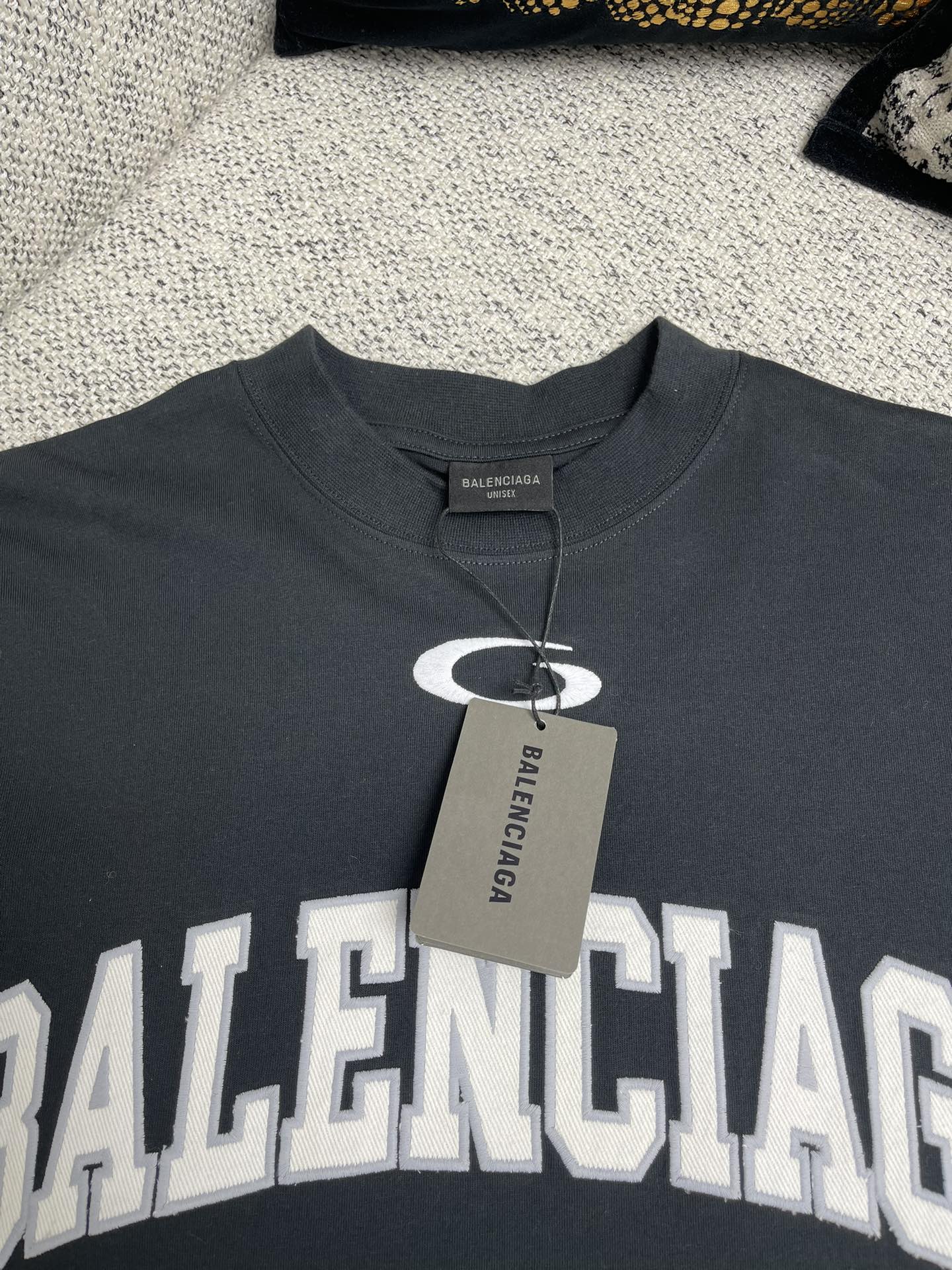 발렌시아가 24SS 남성 반팔 131761 Balenciaga T Shirt 썸네일 이미지