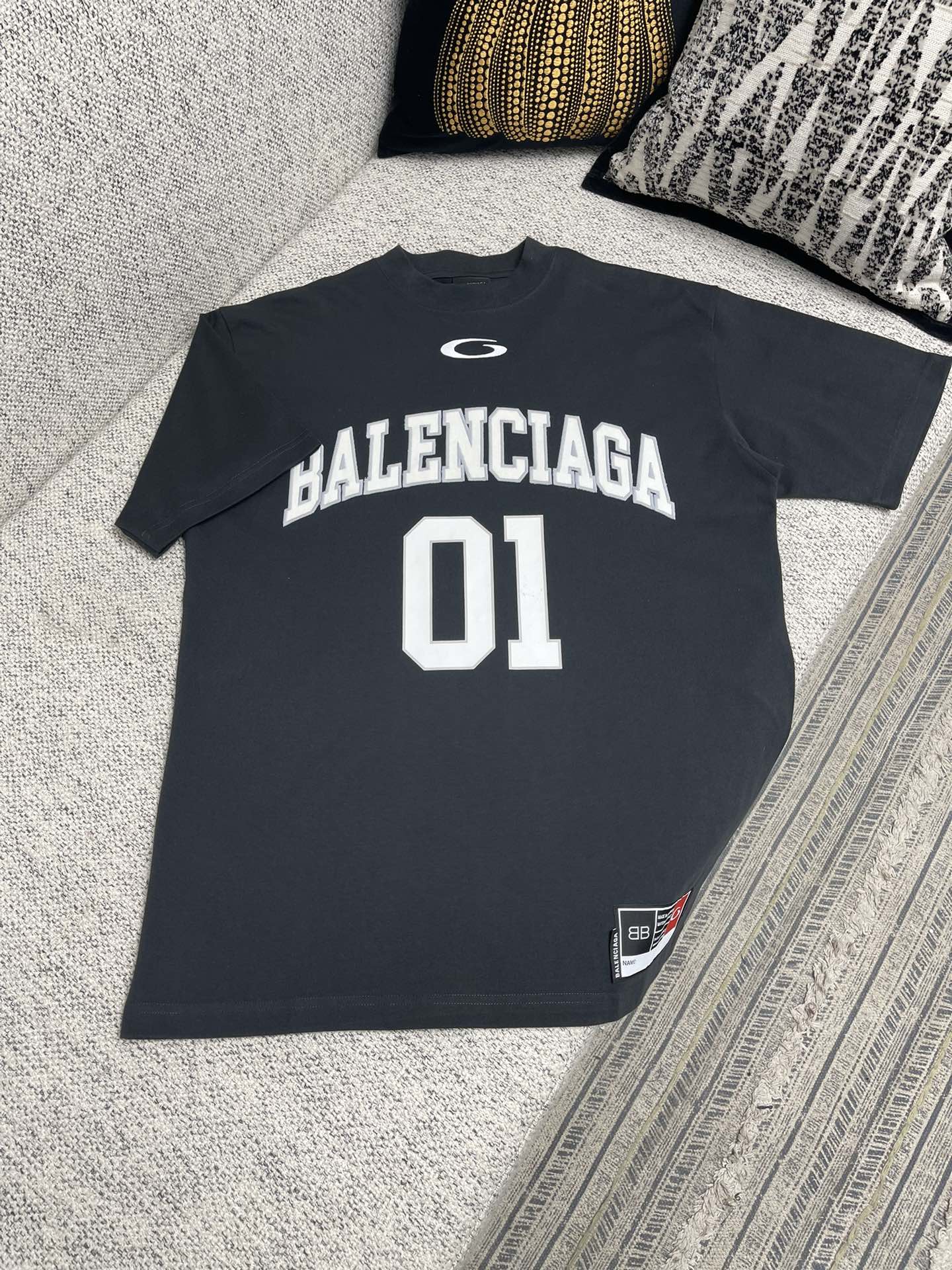 발렌시아가 24SS 남성 반팔 131761 Balenciaga T Shirt
