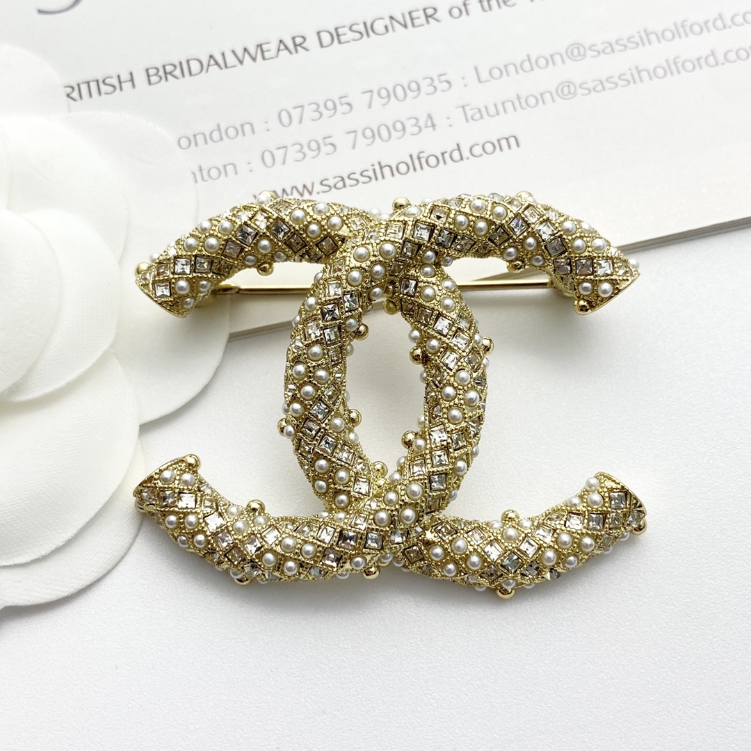 【原版开模】编码CA013   
🛍胸针热销款火爆上新❣
🛍同步专柜‼独家高端品质实拍图‼代购级别‼做工