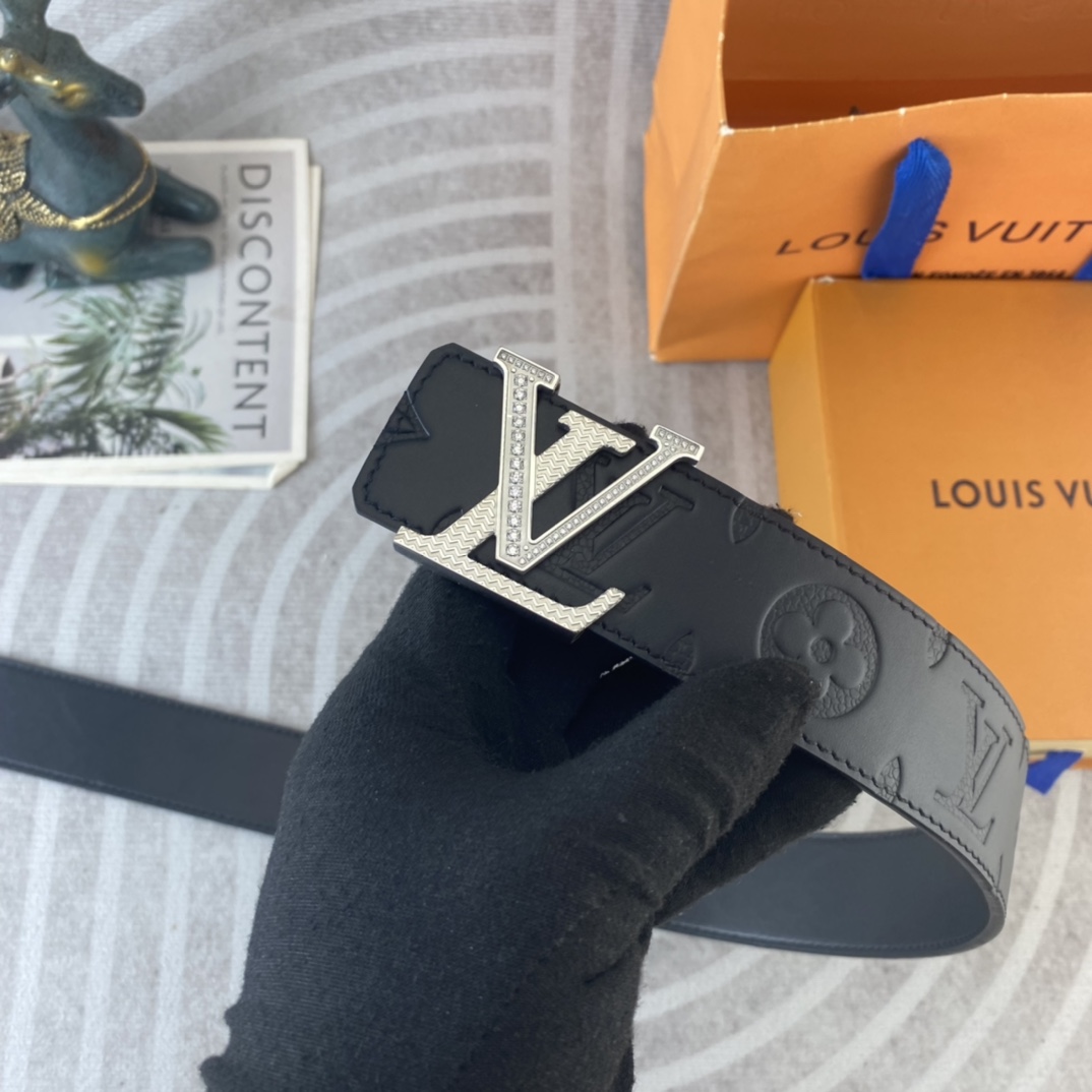 LV💕 特种皮腰带系列 ，原厂五金精品不锈钢扣，手感柔软舒适 宽3.8CM。