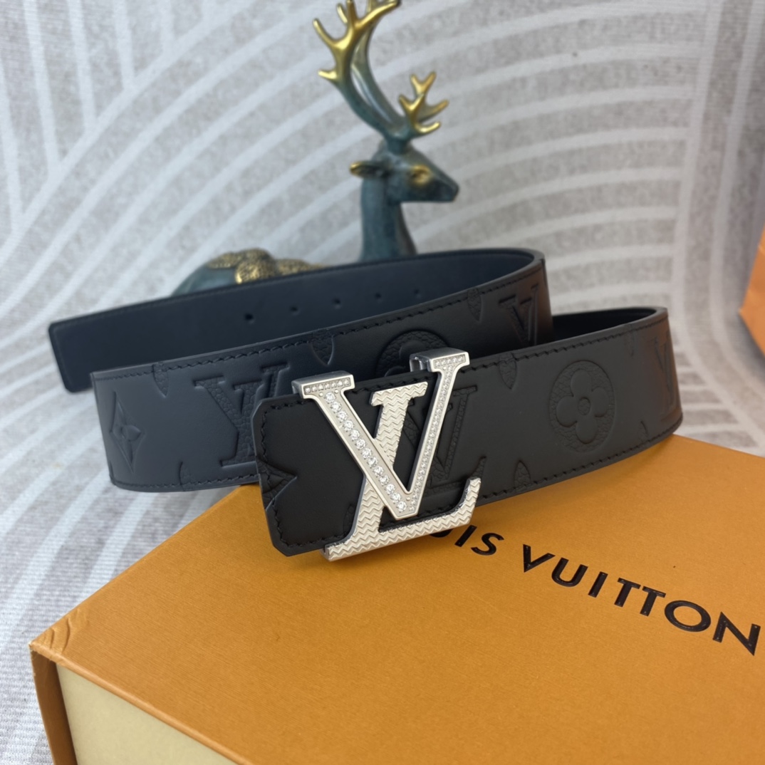 LV💕 特种皮腰带系列 ，原厂五金精品不锈钢扣，手感柔软舒适 宽3.8CM。