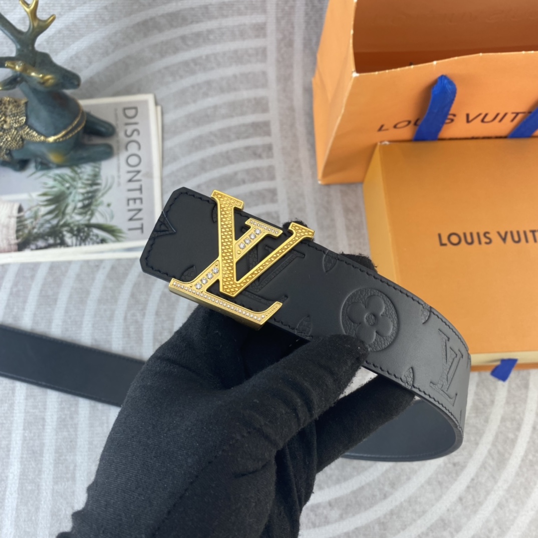 LV💕 特种皮腰带系列 ，原厂五金精品不锈钢扣，手感柔软舒适 宽3.8CM。