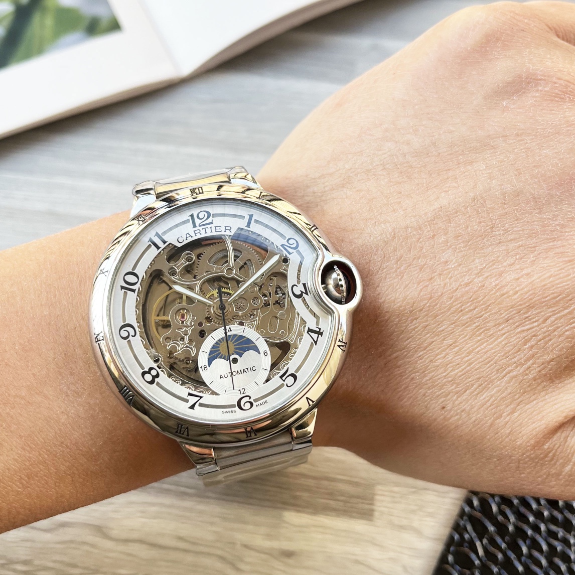 NO:146969,Belt steel belt, blue balloon series, shockingly launched [Latest] Cartier, three-pin design [Type] boutique men's watch [Watch strap] real cowhide strap [Movement] high-end fully automatic mechanical movement [Mirror] mineral reinforced glass (more high definition) Elegant taste, vast and atmospheric, ingenious, wrist treasure, dimensions, diameters, 42mm thick, 12.5mm, hot sale!  Welcome to reprint!  cartier cowhide19860909皮带钢带 蓝气球系列 震撼上市【最新】卡地亚 三针设计【类型】精品男士腕表【表带】真牛皮表带【机芯】高端全自动机械机芯【镜面】矿物质强化玻璃（更高清） 品味高雅 浩瀚大气 匠心独运 腕间瑰宝 尺寸直径42mm厚12.5mm热卖上市！欢迎转载！,,cartier,cowhide,Watch