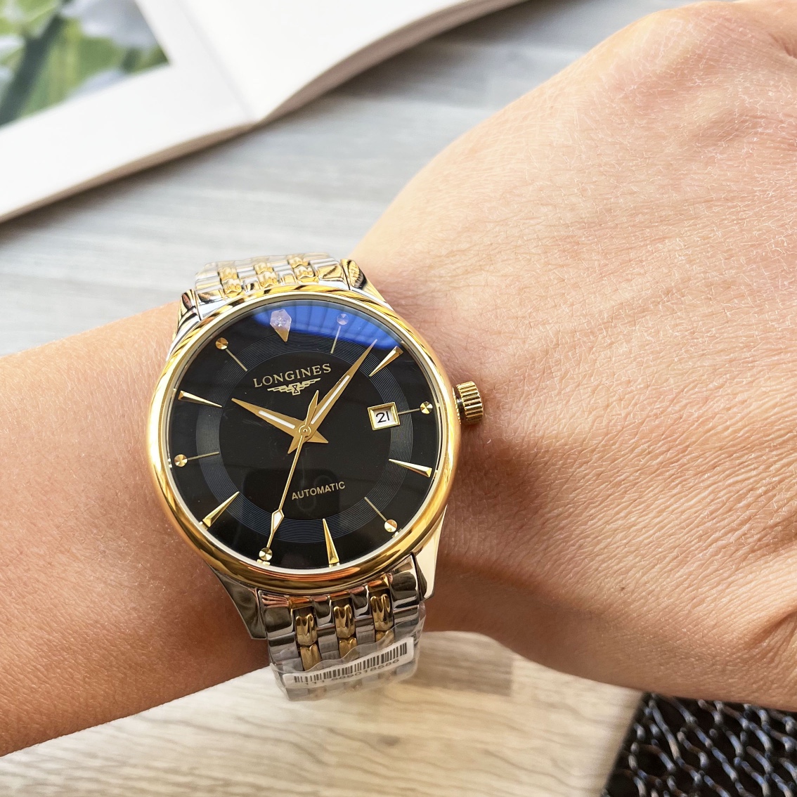 NO:146977,White Gold Steel 10 Brand: Longines (new three-pin product, business and casual) Luxury and atmospheric type exquisite men's watch (new product) strap real cowhide strap (comfortable)/361 stainless steel strap (durable) movement: imported Citizen movement) Material sapphire scratch-resistant mirror (high definition, wear-resistant) atmospheric hot style Wrist treasure Ingenious ingenuity Size diameter 42mm Thickness 12mm Hot sale!  longines cowhide19860909白 金 钢10 品牌:浪琴(三针新品,商务休闲）奢华大气类型精致男士腕表（新品）表带真牛皮表带(舒适)/361精钢表带（耐用）机芯:进口西铁城机芯）材料蓝宝石防刮镜面（高清,耐磨）大气爆款 豪情风格 腕间瑰宝 匠心独蕴 尺寸直径42mm厚度12mm热卖上市！,,longines,cowhide,Watch