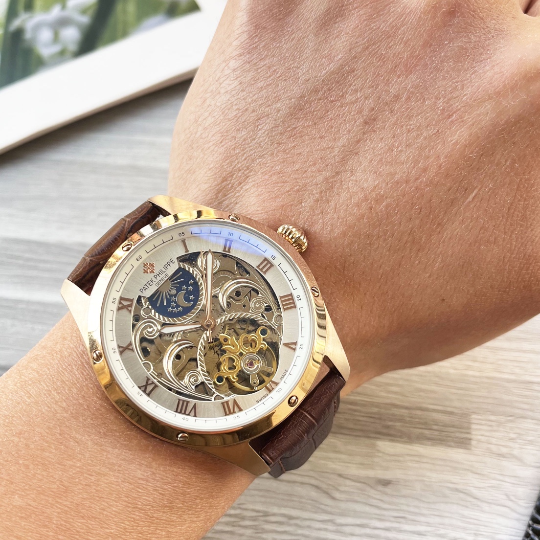 NO:146999,Unified, complex timepiece, luxurious and atmospheric, classic new products, shockingly launched [Latest] Patek Philippe hollow design [Type] boutique men's watch [Watch strap] real cowhide strap [Movement] high-end fully automatic mechanical movement [Mirror] mineral reinforced glass (more high definition) Elegant taste, vast and atmospheric, ingenious, wrist treasure, dimensions, diameters, thicknesses, 12.5mm, and hot sale!  Welcome to reprint!  ,,patek philippe,cowhide19860909统一 复杂时计 奢华大气 经典新品 震撼上市【最新】百达翡丽 镂空设计【类型】精品男士腕表【表带】真牛皮表带【机芯】高端全自动机械机芯【镜面】矿物质强化玻璃（更高清） 品味高雅 浩瀚大气 匠心独运 腕间瑰宝 尺寸直径42mm厚12.5mm热卖上市！欢迎转载！,,patek philippe,cowhide,Watch