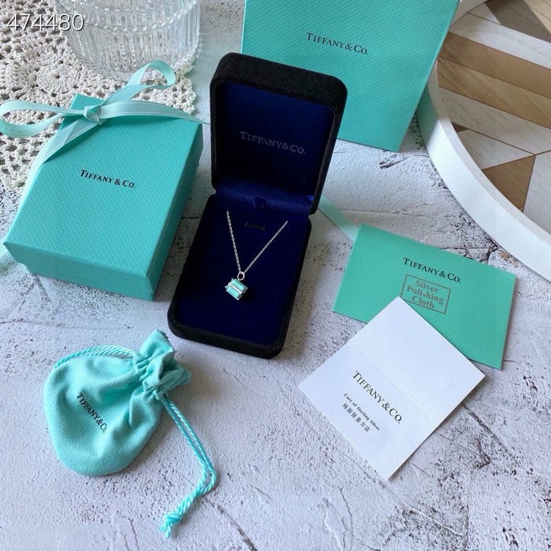 Tiffany & Co. 蒂芙尼项链珐琅礼盒吊坠情人节礼物 玲珑 白搭 单品 佩戴效果超赞项链