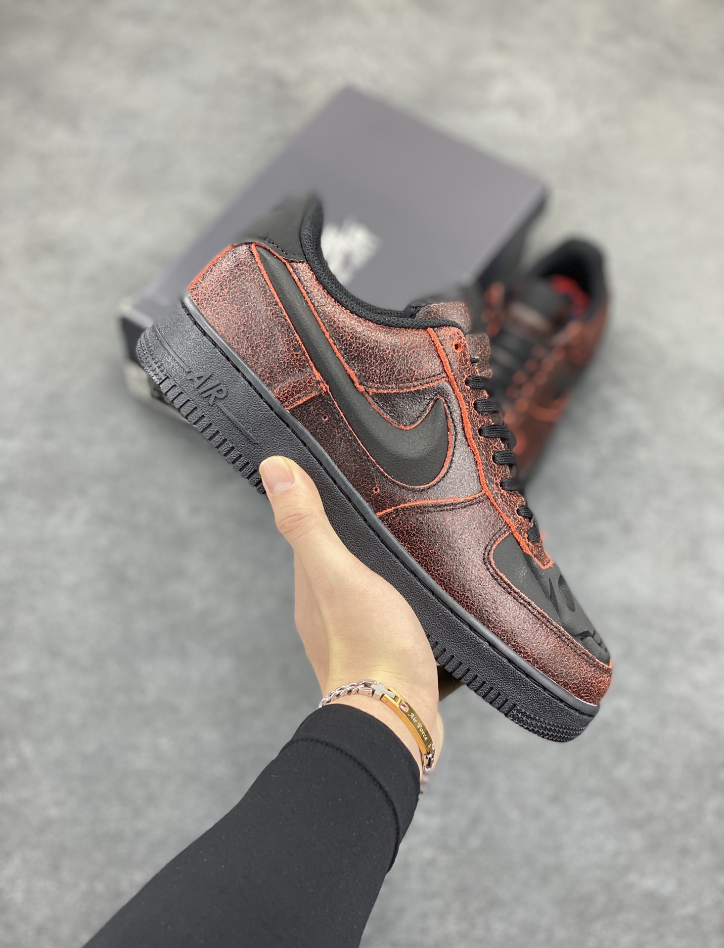 Nike Air Force 1 Low 万圣节 原楦头原纸板 打造纯正空军版型 专注外贸渠道 全掌内置蜂窝气垫 原盒配件 原厂中底钢印、拉帮完美 货号：HV2016-001 尺码：36 36.5 37.5 38 38.5 39 40 40.5 41 42 42.5 43 44 44.5 45-选品中心