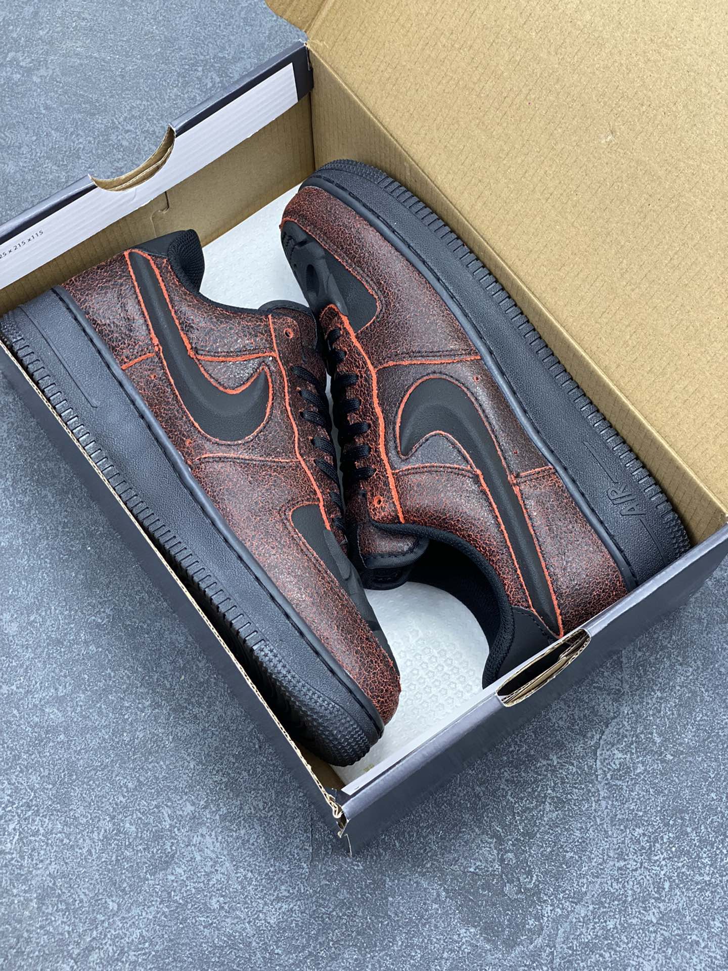 图片[9]-Nike Air Force 1 Low 万圣节 原楦头原纸板 打造纯正空军版型 专注外贸渠道 全掌内置蜂窝气垫 原盒配件 原厂中底钢印、拉帮完美 货号：HV2016-001 尺码：36 36.5 37.5 38 38.5 39 40 40.5 41 42 42.5 43 44 44.5 45-选品中心