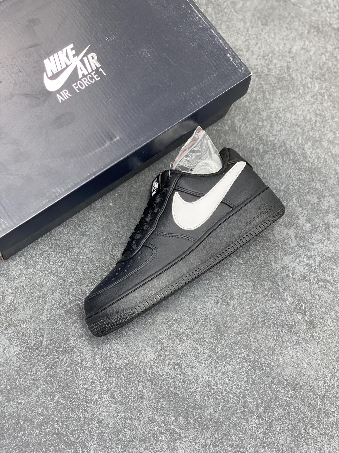 图片[7]-Nike Air Force 1 Low \’07 黑白大勾 低帮空军一号休闲板鞋 定制皮料 原楦原纸板 纯正空军版型 高清洁度 内置全掌气垫 货号：CI9553-001 尺码：36 36.5 37.5 38 38.5 39 40 40.5 41 42 42.5 43 44 44.5 45-选品中心