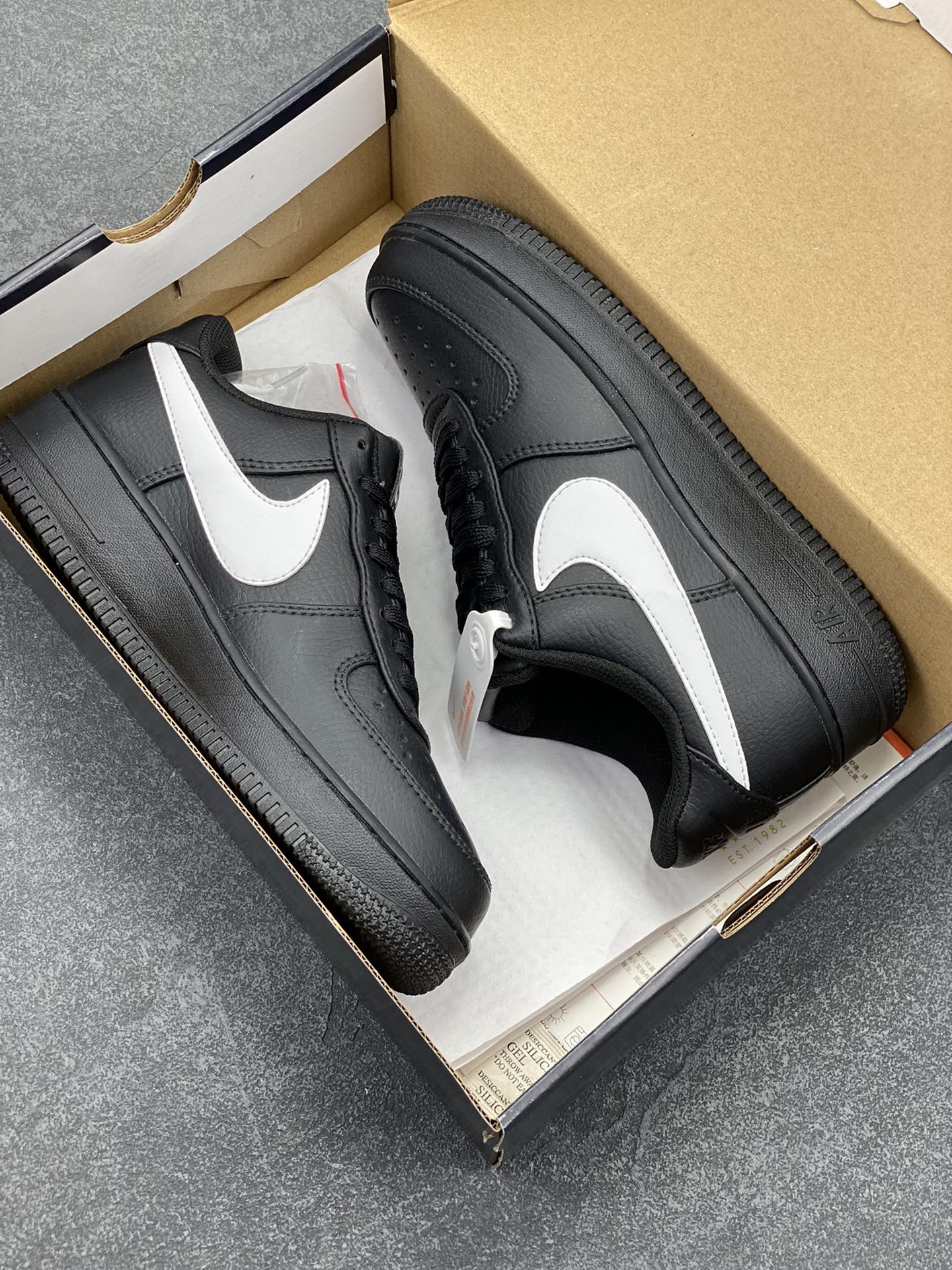 图片[9]-Nike Air Force 1 Low \’07 黑白大勾 低帮空军一号休闲板鞋 定制皮料 原楦原纸板 纯正空军版型 高清洁度 内置全掌气垫 货号：CI9553-001 尺码：36 36.5 37.5 38 38.5 39 40 40.5 41 42 42.5 43 44 44.5 45-选品中心