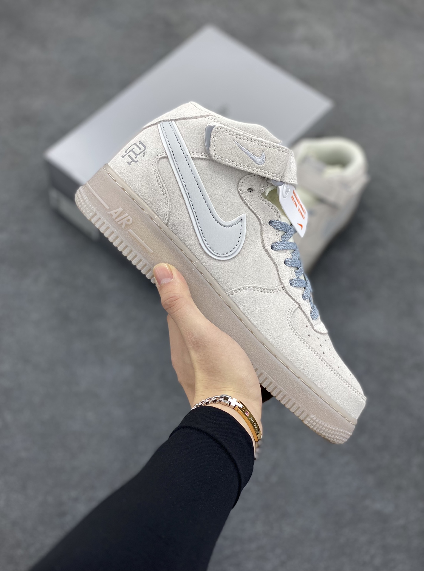 NIke Air Force 1 \’07 Mid 卫冕冠军六代 空军一号中帮运动休闲板鞋 客供高亮3M反光材料 进口麂皮 定制原盒 原楦头原纸板 纯正版型 原厂水晶大底 内置全掌气垫 货号:GB0902-112 尺码:36 36.5 37.5 38 38.5 39 40 40.5 41 42 42.5 43 44 44.5 45-选品中心