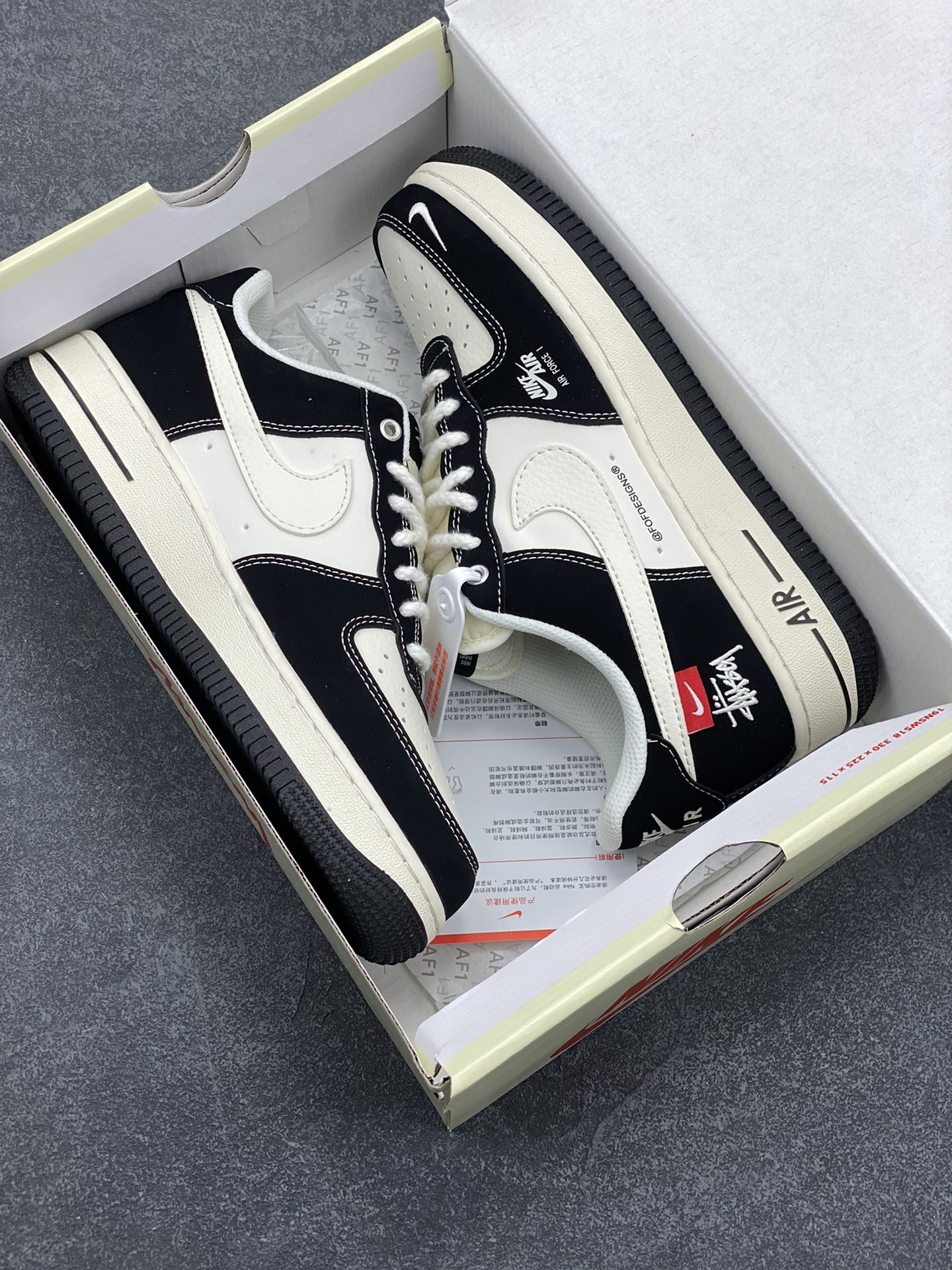 图片[9]-NIke Air Force 1 \’07 Low “斯图西联名–米黑小红标”空军一号 低帮 运动鞋 休闲鞋 折边针车 工艺难度大 原楦头原纸板 原装鞋盒 定制五金配件 内置全掌气垫 原厂鞋底 货号：SJ6698-014 尺码：36 36.5 37.5 38 38.5 39 40 40.5 41 42 42.5 43 44 44.5 45-选品中心