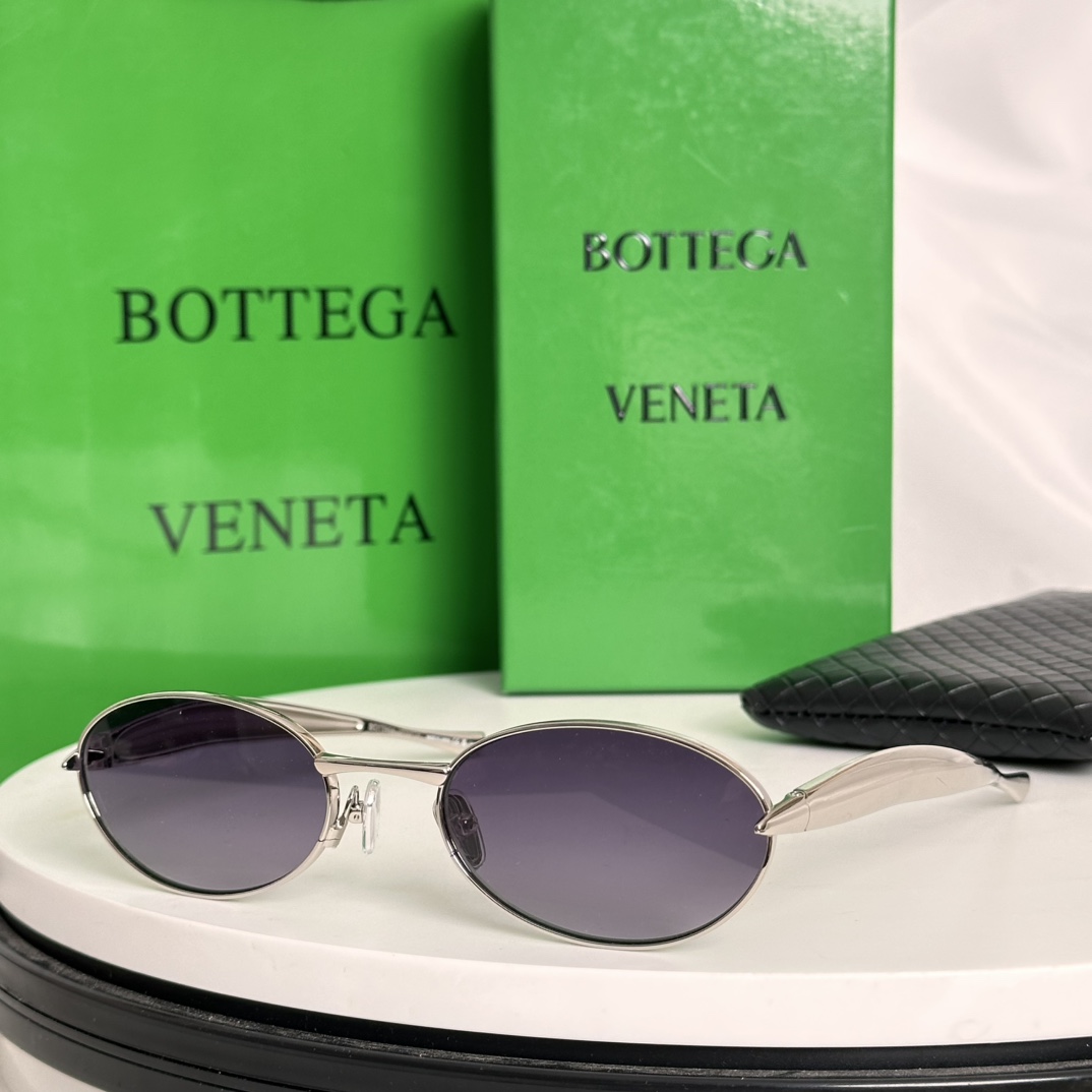 ️BOTTEGAVENET*MODELBV1386SSIZE57口21-135椭圆框复古墨镜