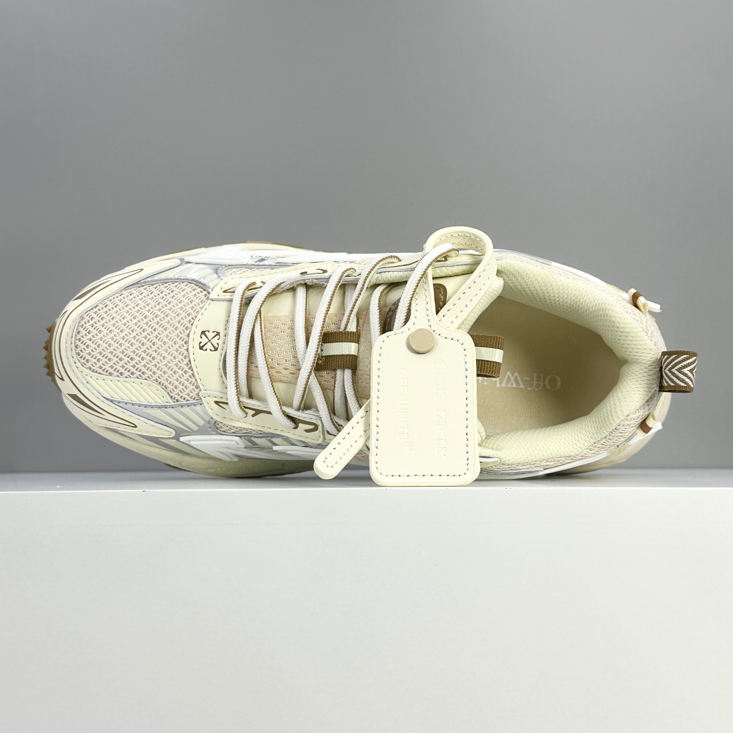 Off-White Vintage Runner Sneakers: Lightweight, Breathable, and Durable 6 a1735218308050 4185
