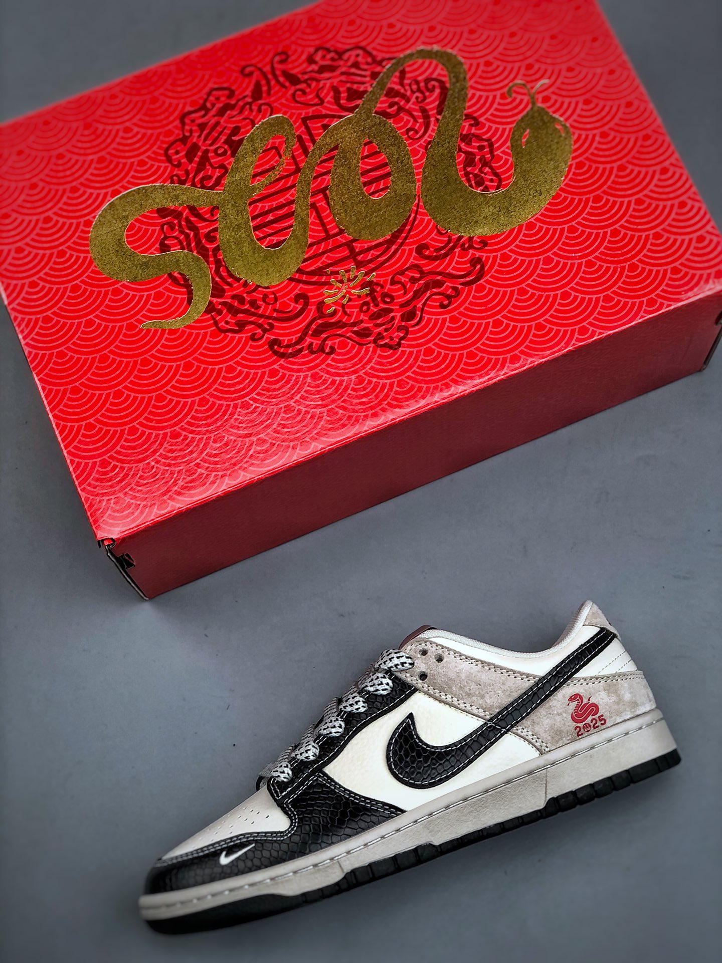 Low-top casual sneaker silhouette - Comprehensive 3