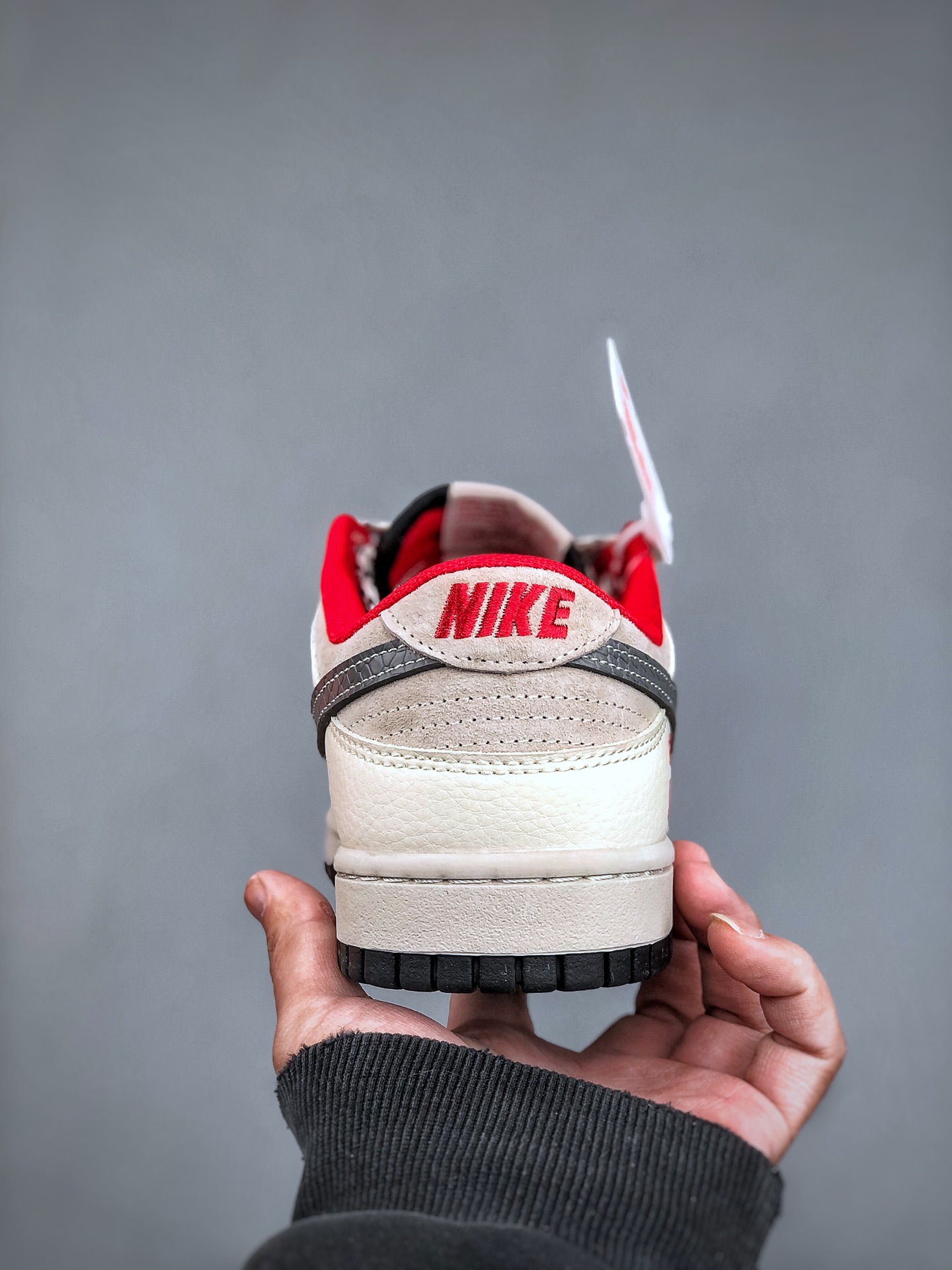 Silhouette:** Low-top sneaker - Comprehensive 7