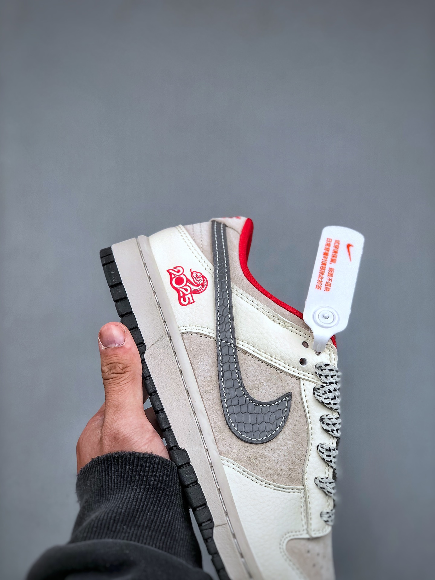 Silhouette:** Low-top sneaker - Comprehensive 6